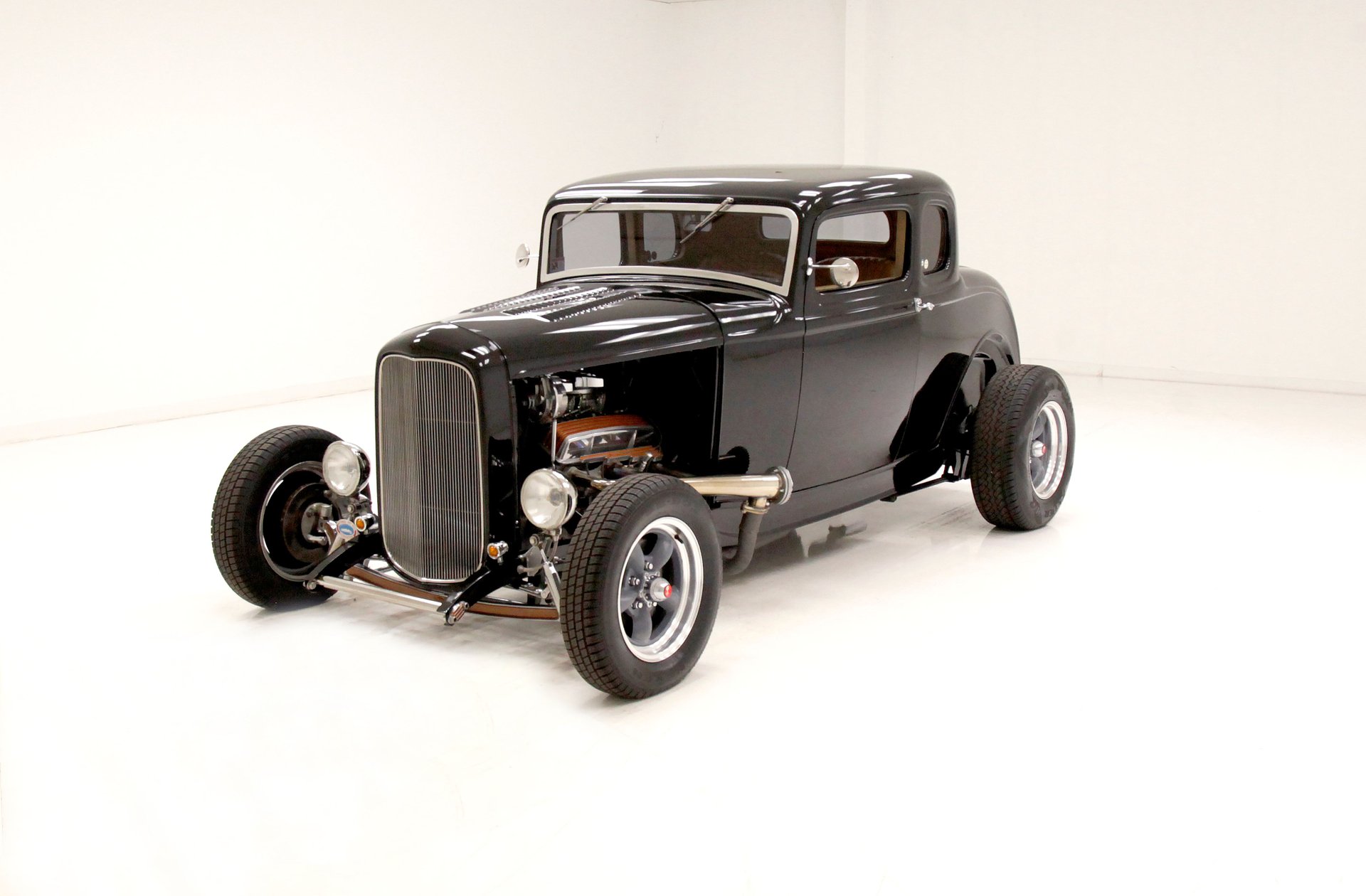 1932 Ford Five Window Coupe Wallpapers