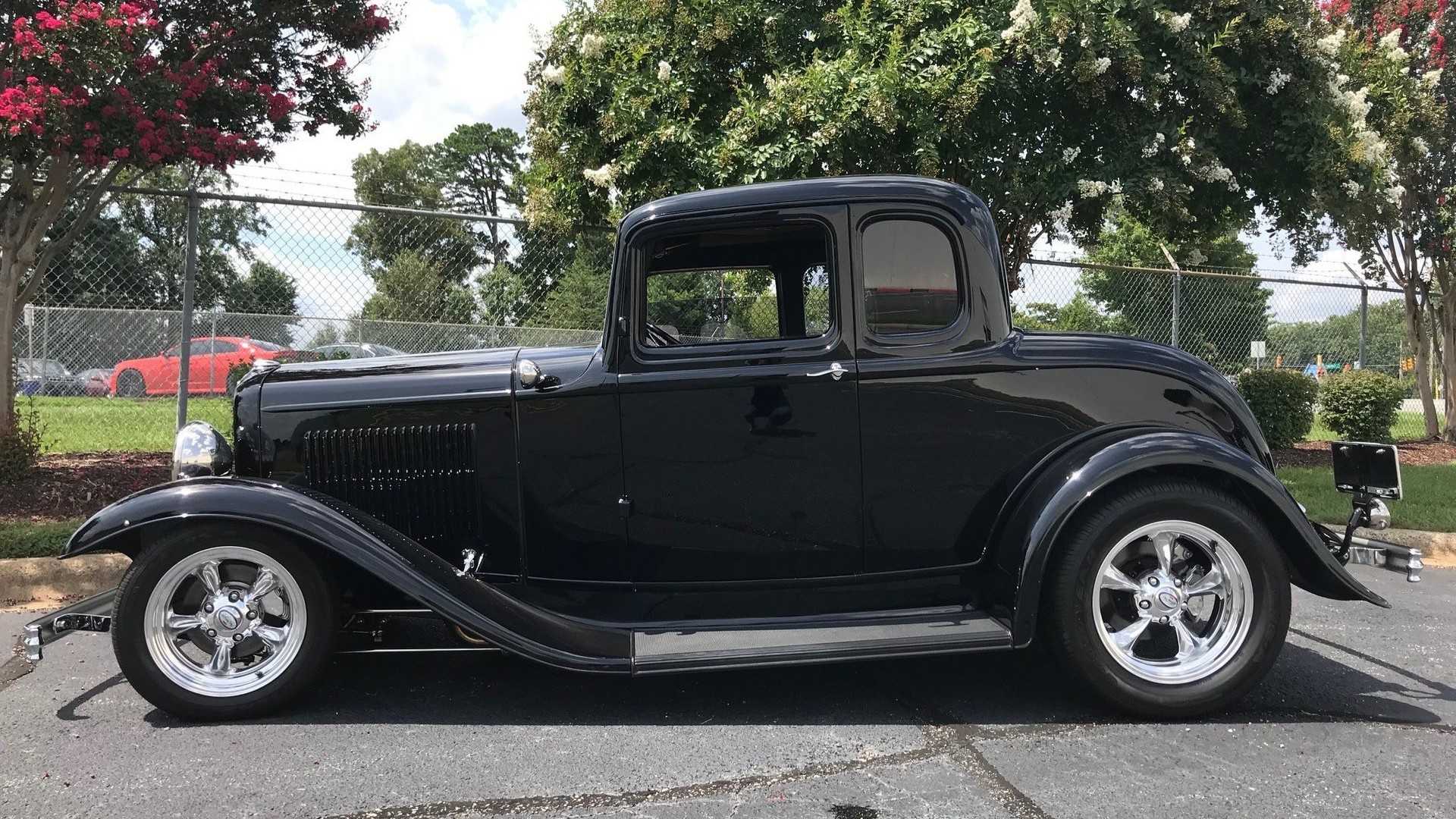 1932 Ford Five Window Coupe Wallpapers