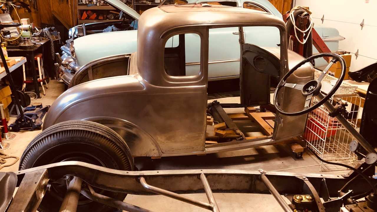 1932 Ford Five Window Coupe Wallpapers