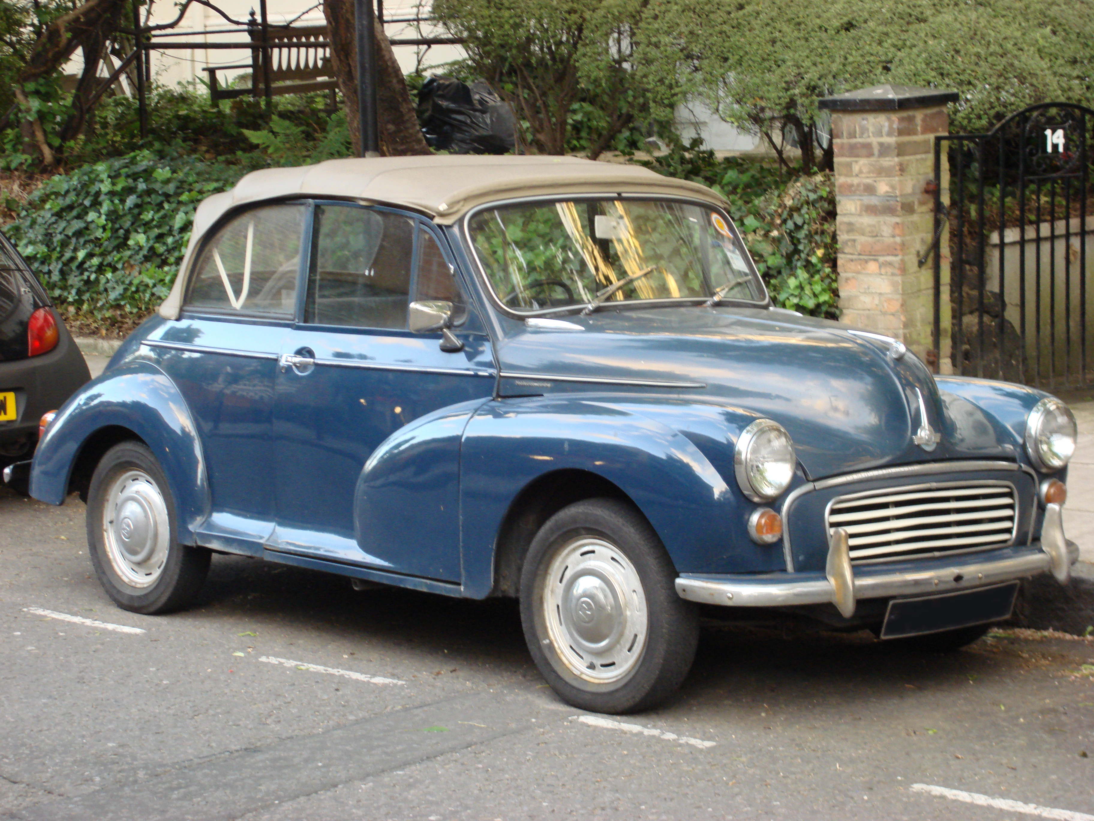 1949 Morris Minor Wallpapers