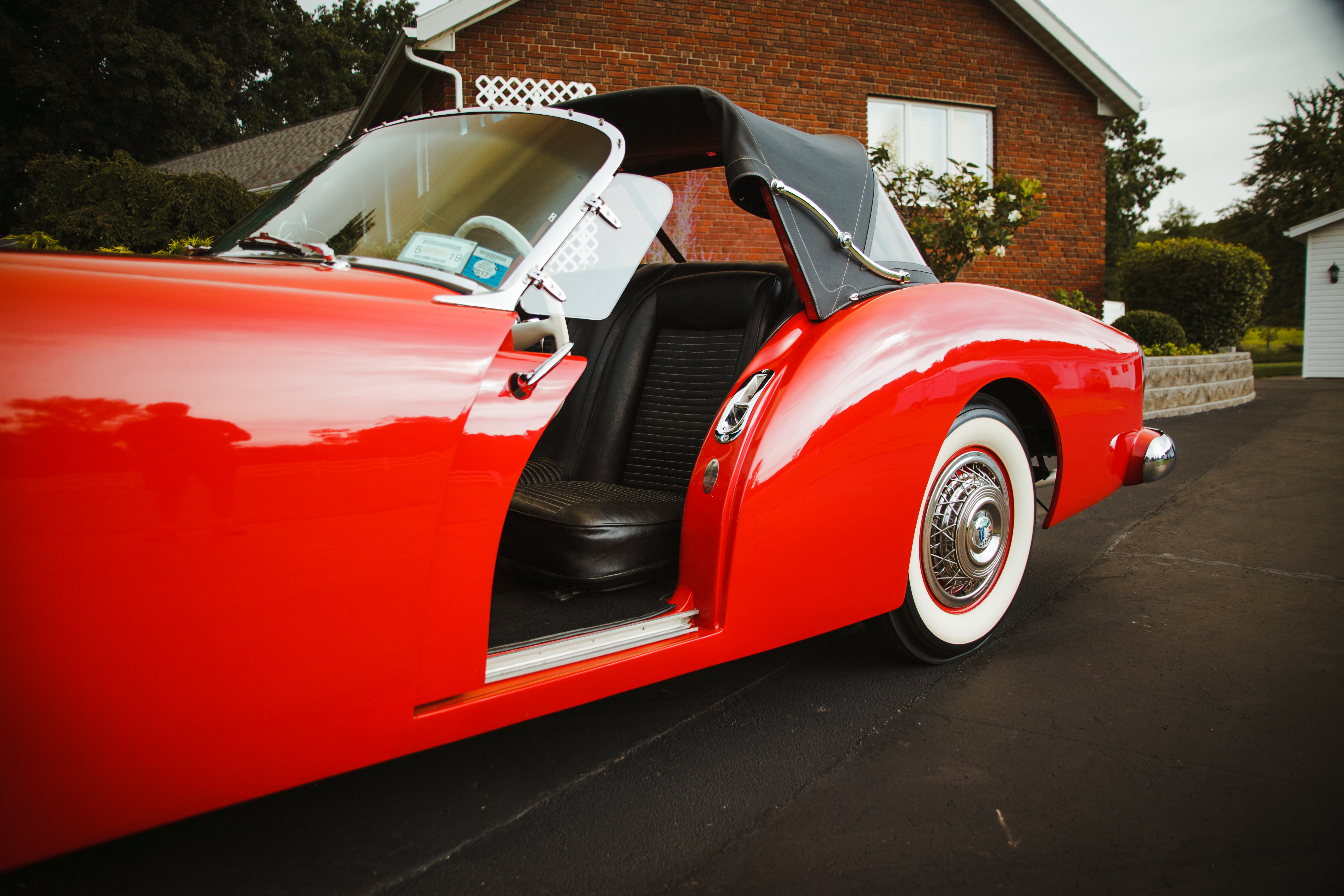 1951 Kaiser Dragon Coupe Wallpapers