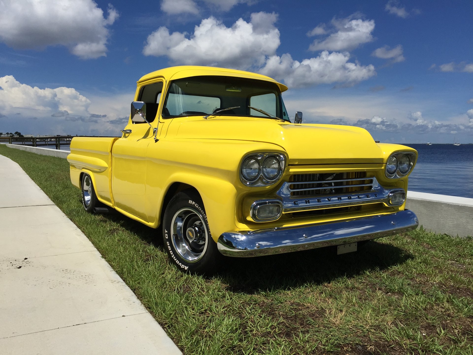 1959 Chevrolet Apache Wallpapers