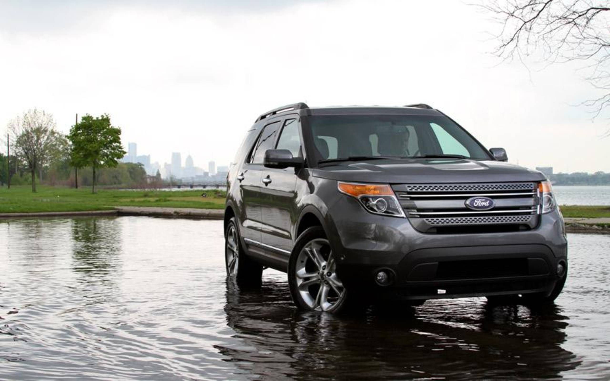 2011 Ford Explorer Wallpapers