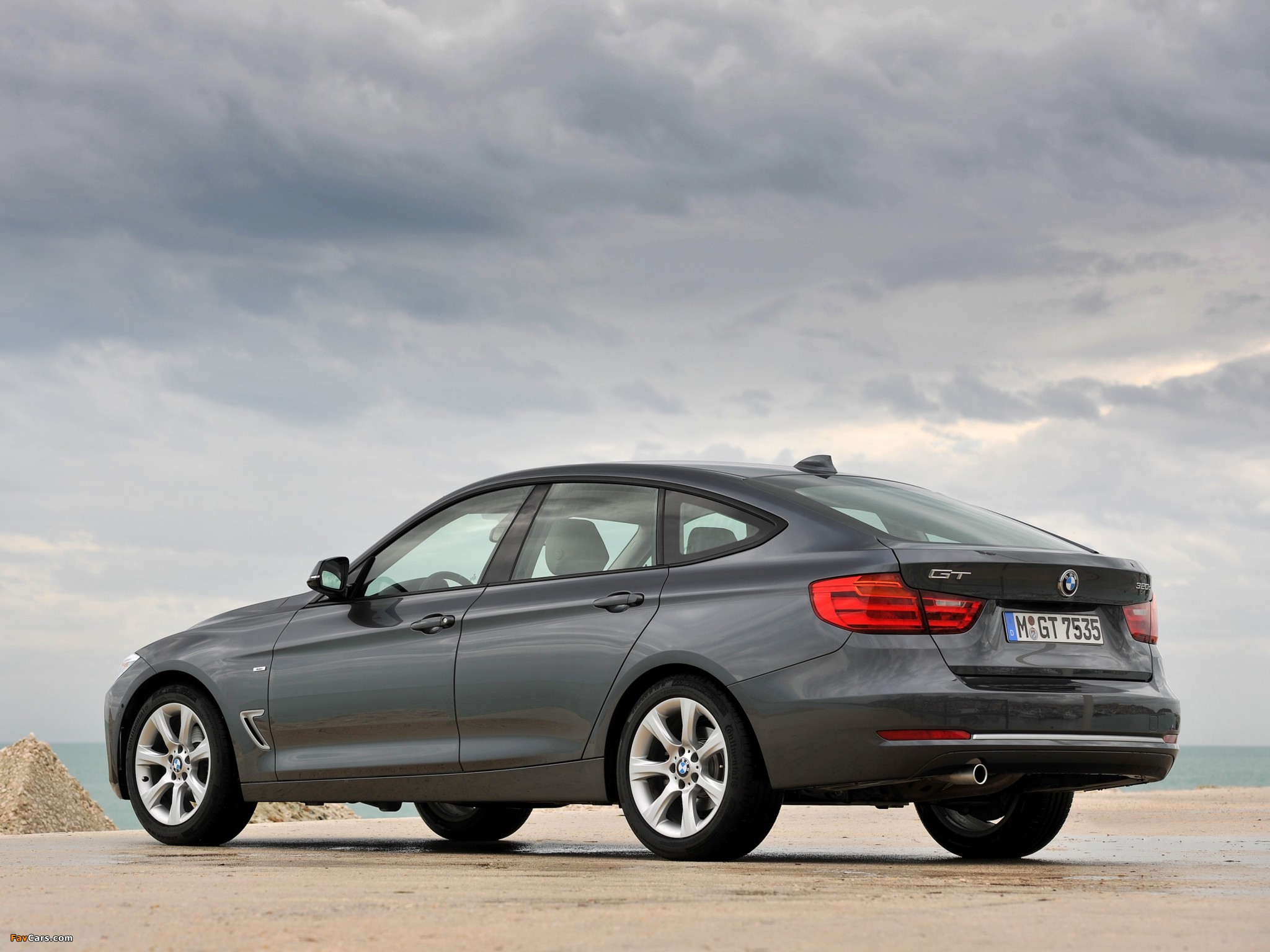 2013 Bmw 320D Wallpapers