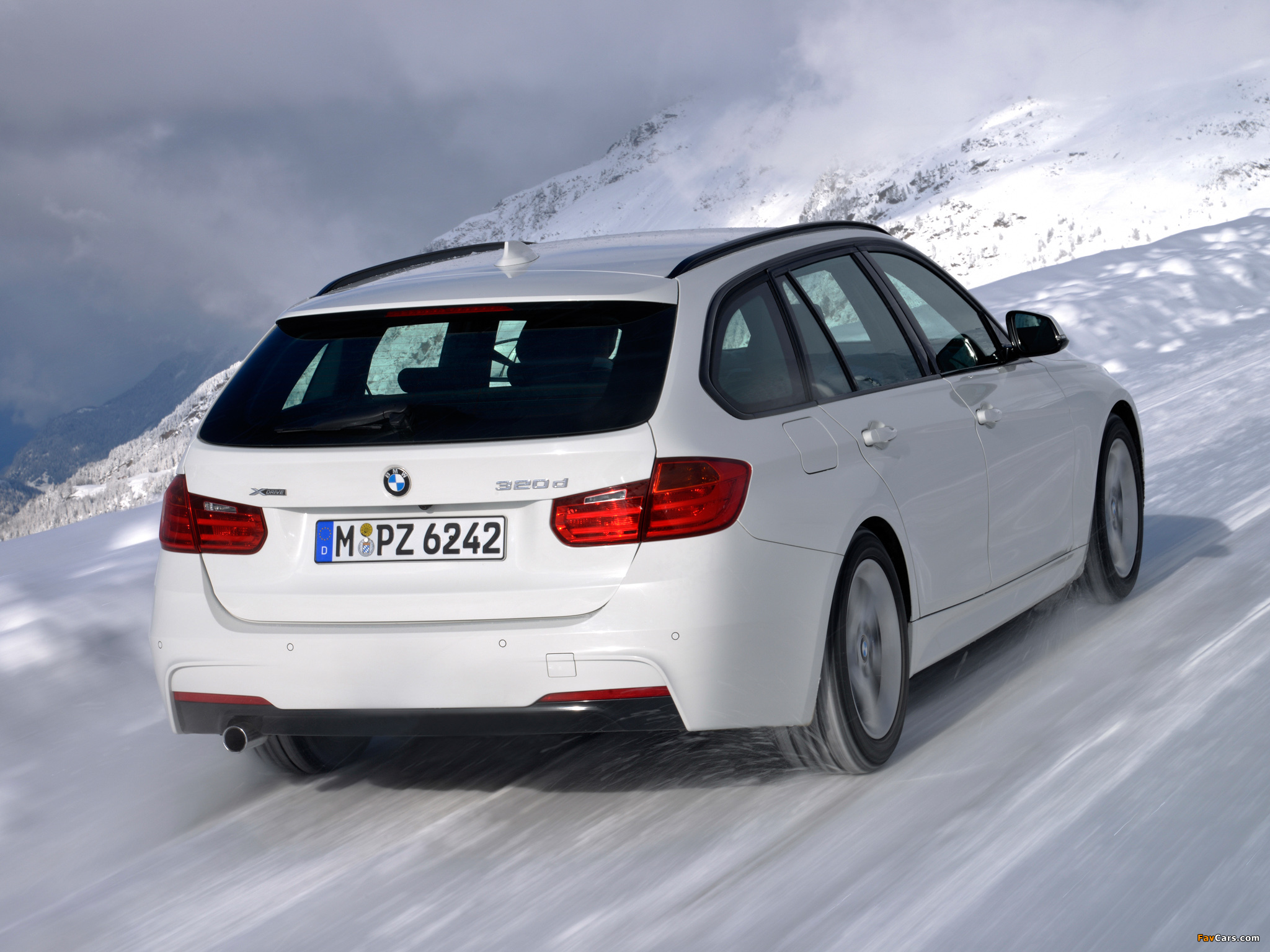 2013 Bmw 320D Wallpapers