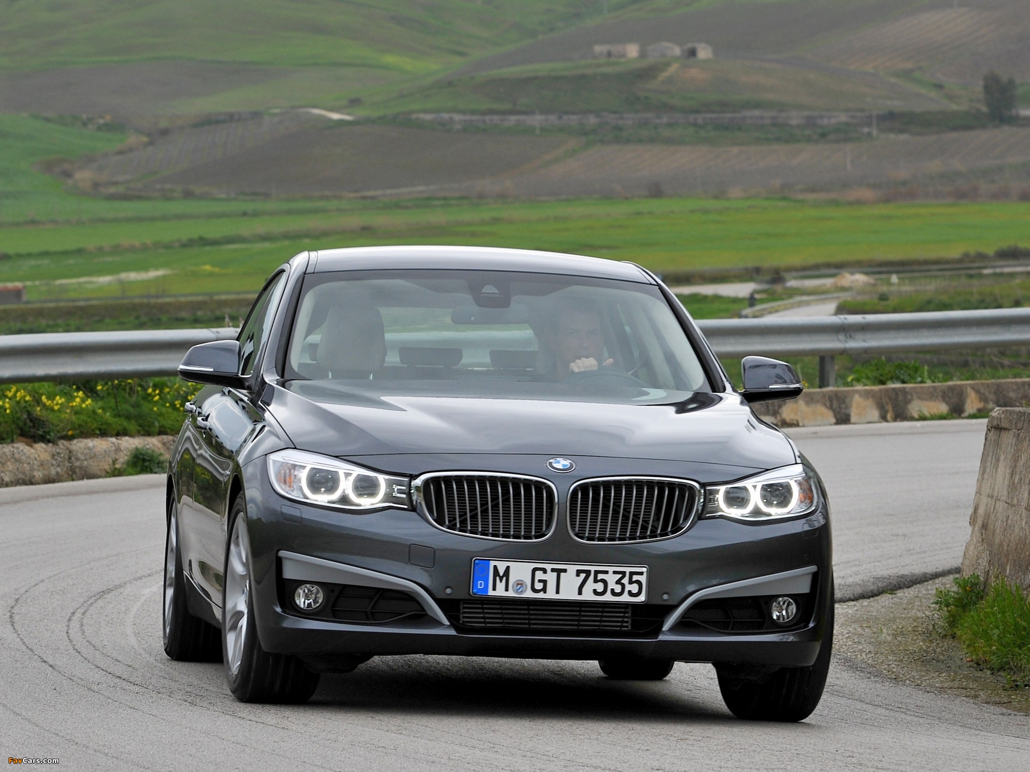 2013 Bmw 320D Wallpapers