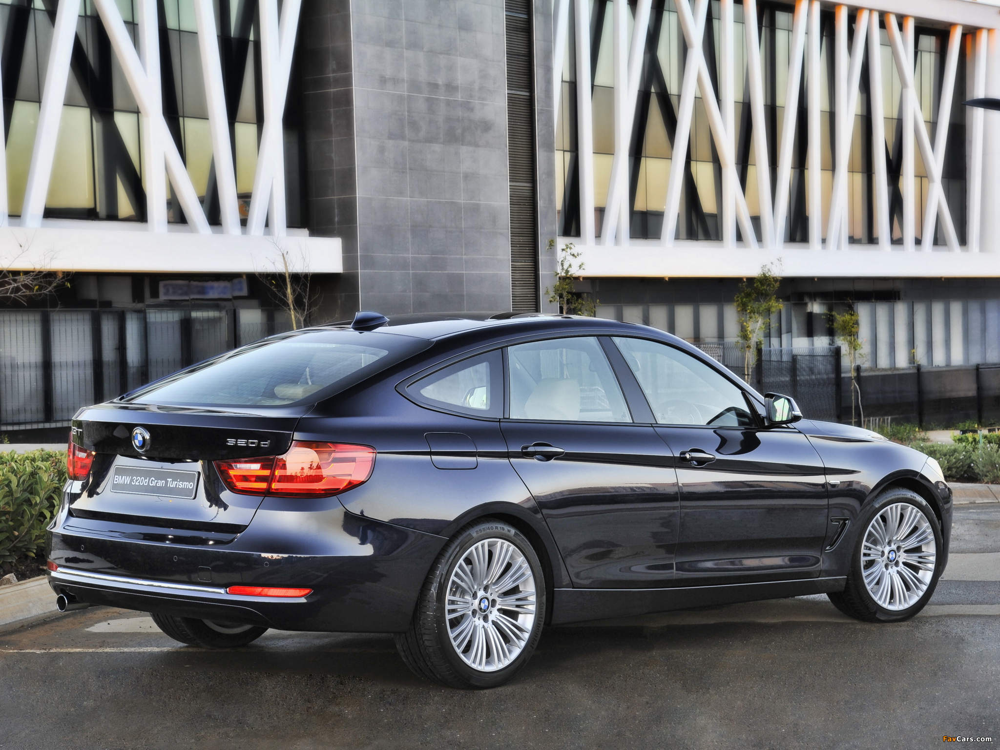 2013 Bmw 320D Wallpapers