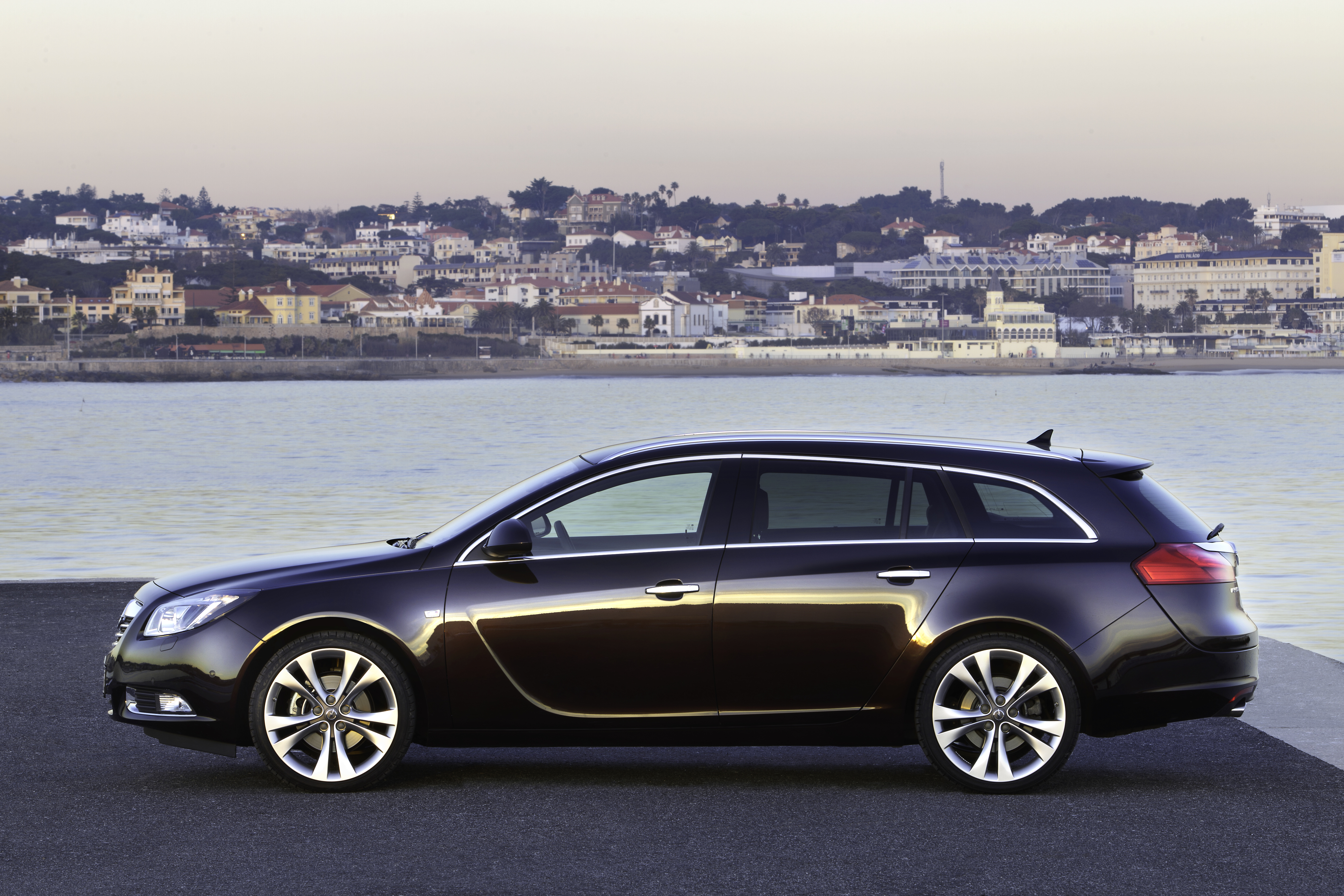 2014 Opel Insignia Country Tourer Wallpapers