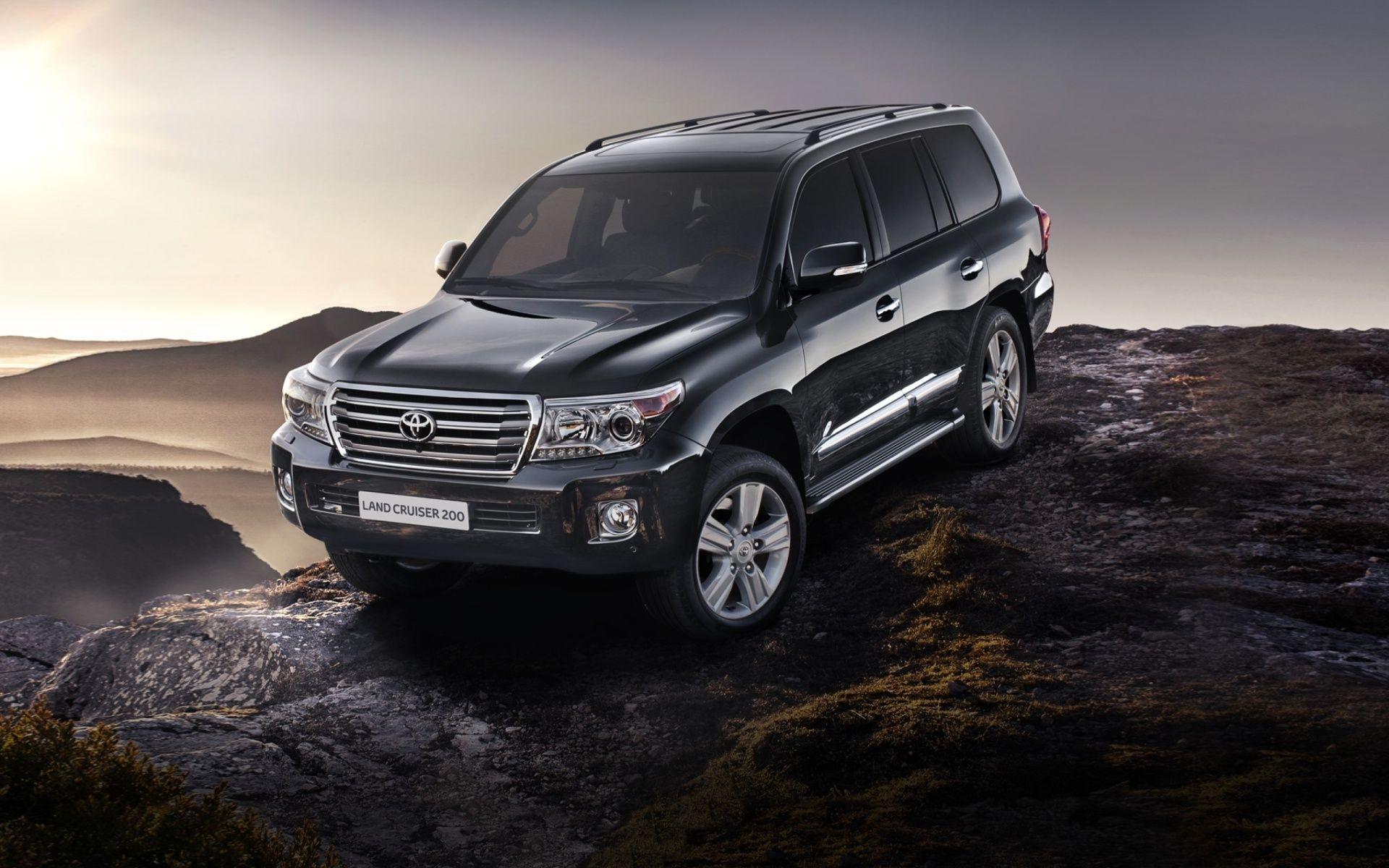 2014 Toyota Land Cruiser Wallpapers