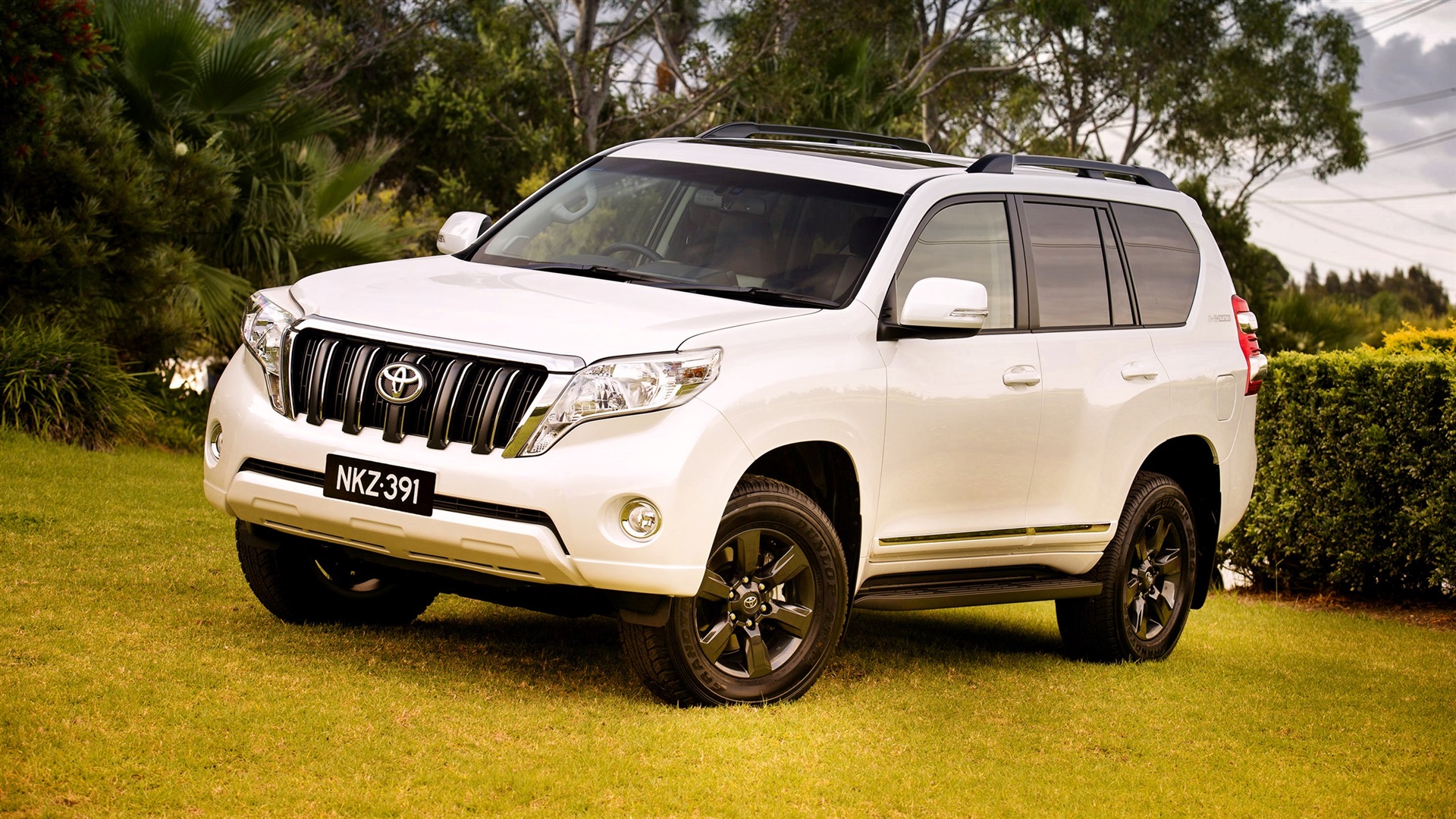 2014 Toyota Land Cruiser Wallpapers