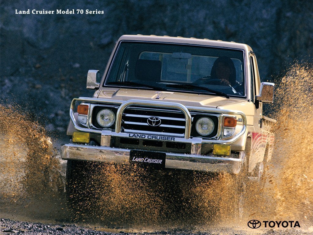 2014 Toyota Land Cruiser Wallpapers