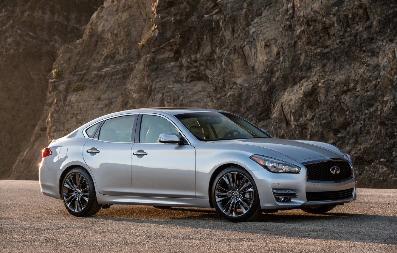 2015 Infiniti Q70 Wallpapers