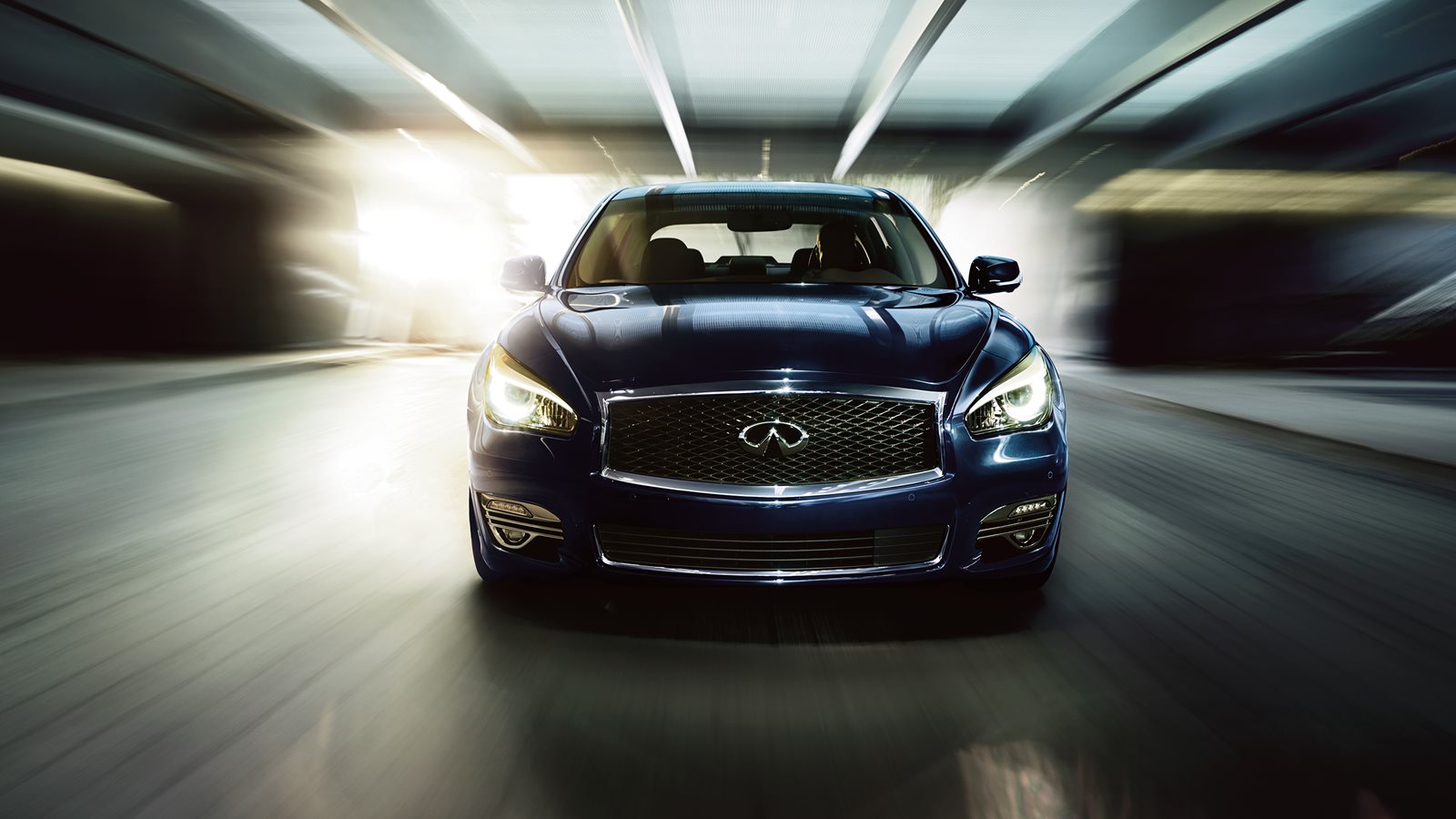 2015 Infiniti Q70 Wallpapers