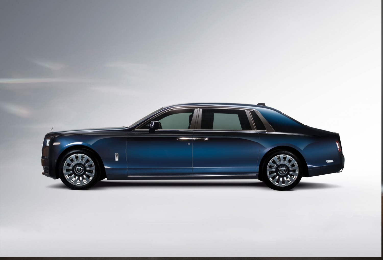 2018 Rolls Royce Phantom Wallpapers