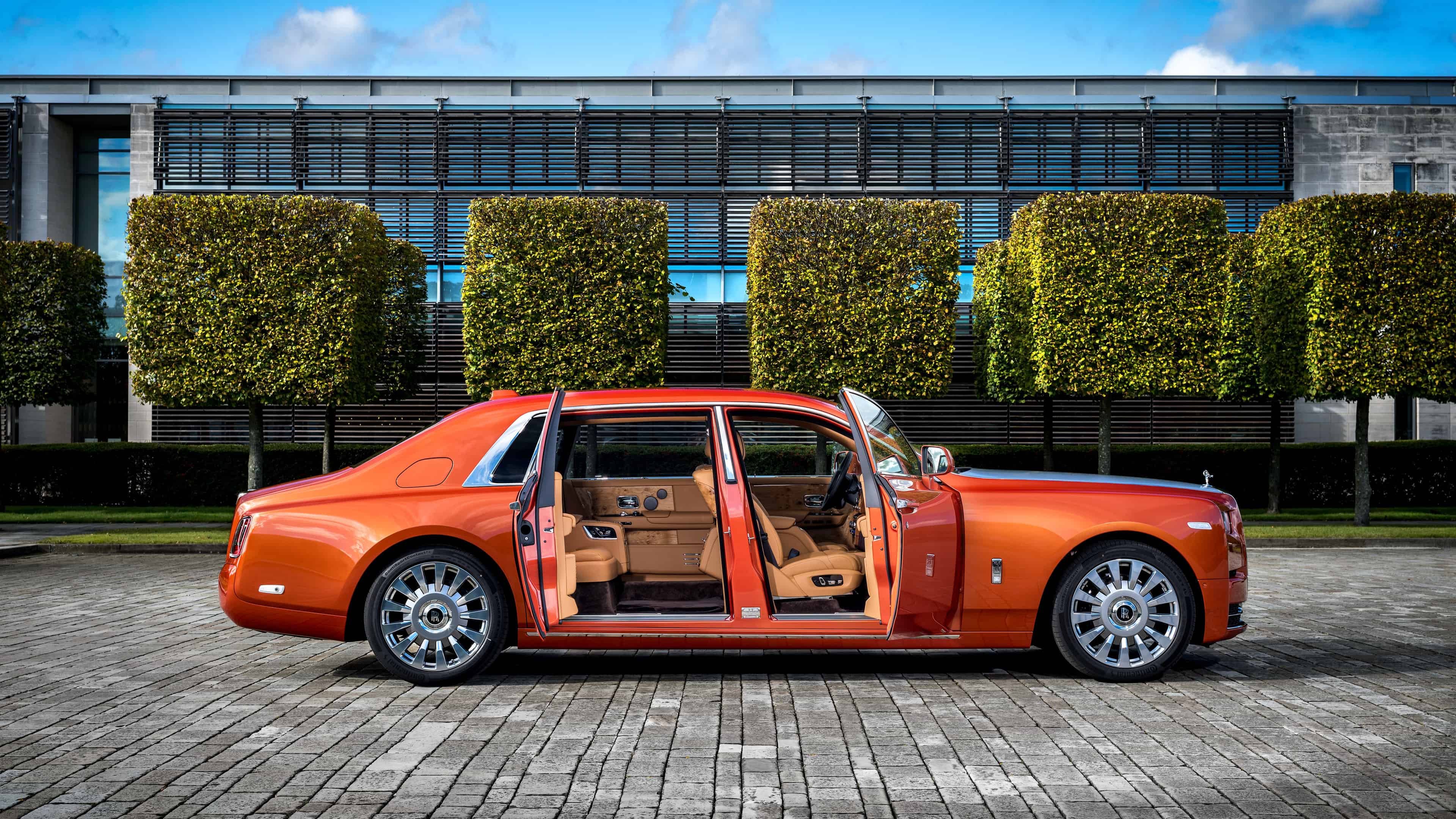 2018 Rolls Royce Phantom Wallpapers