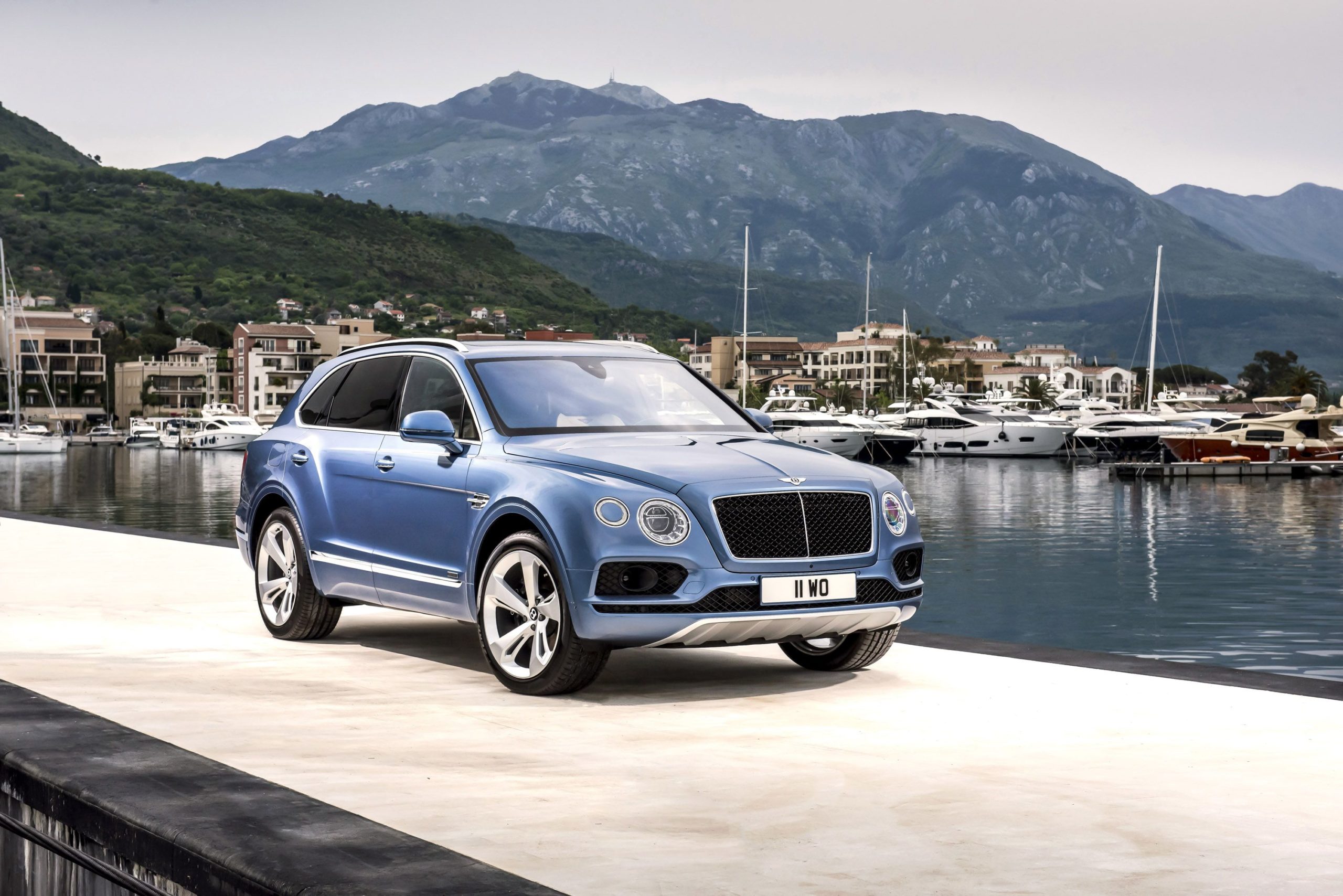 2019 Bentley Bentayga V8 Wallpapers