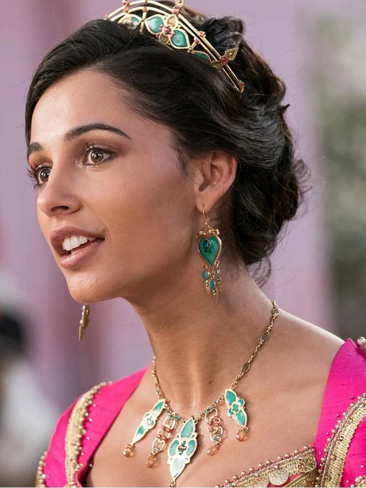 2020 Naomi Scott Wallpapers