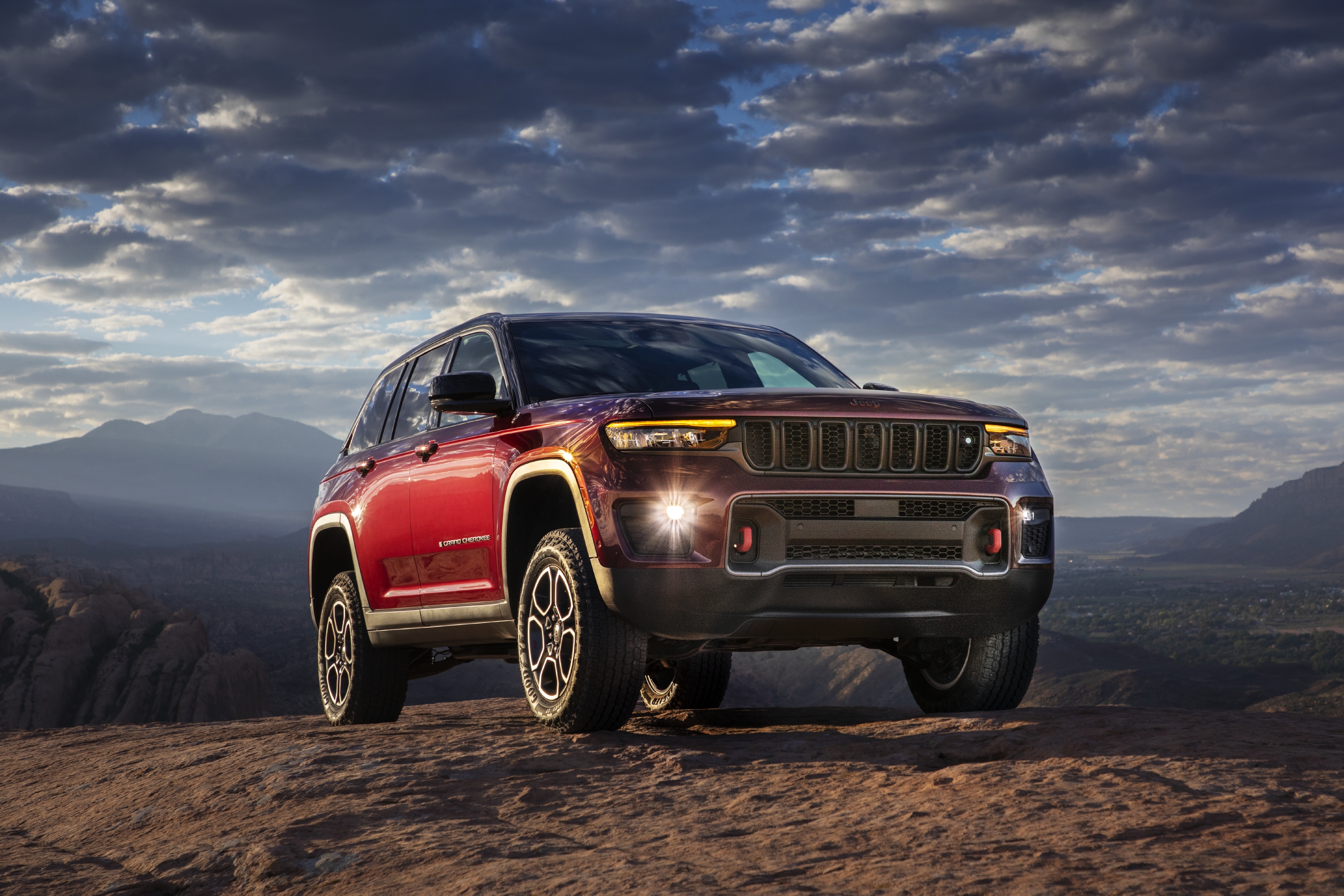 2022 Jeep Grand Cherokee Trailhawk Wallpapers