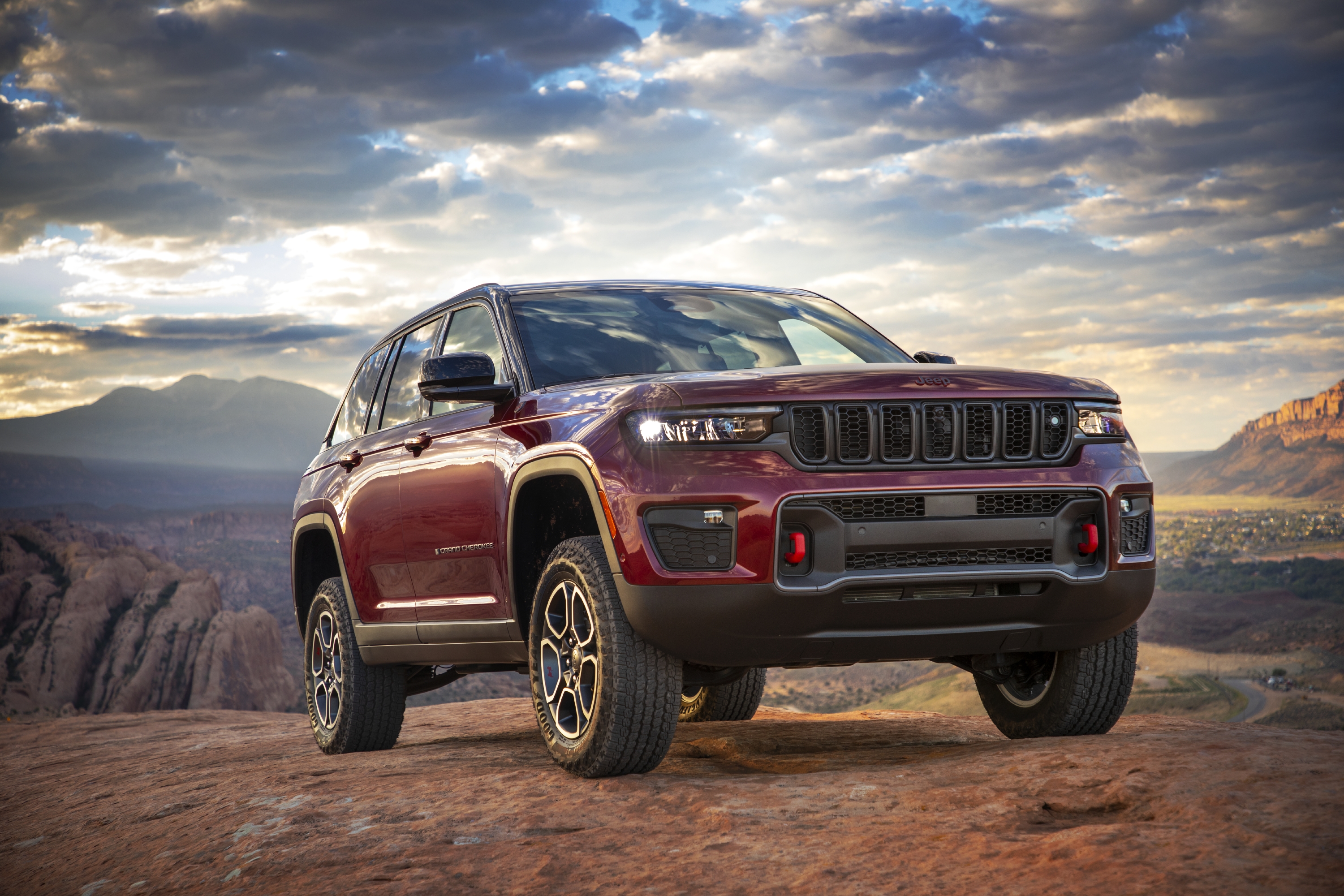 2022 Jeep Grand Cherokee Trailhawk Wallpapers