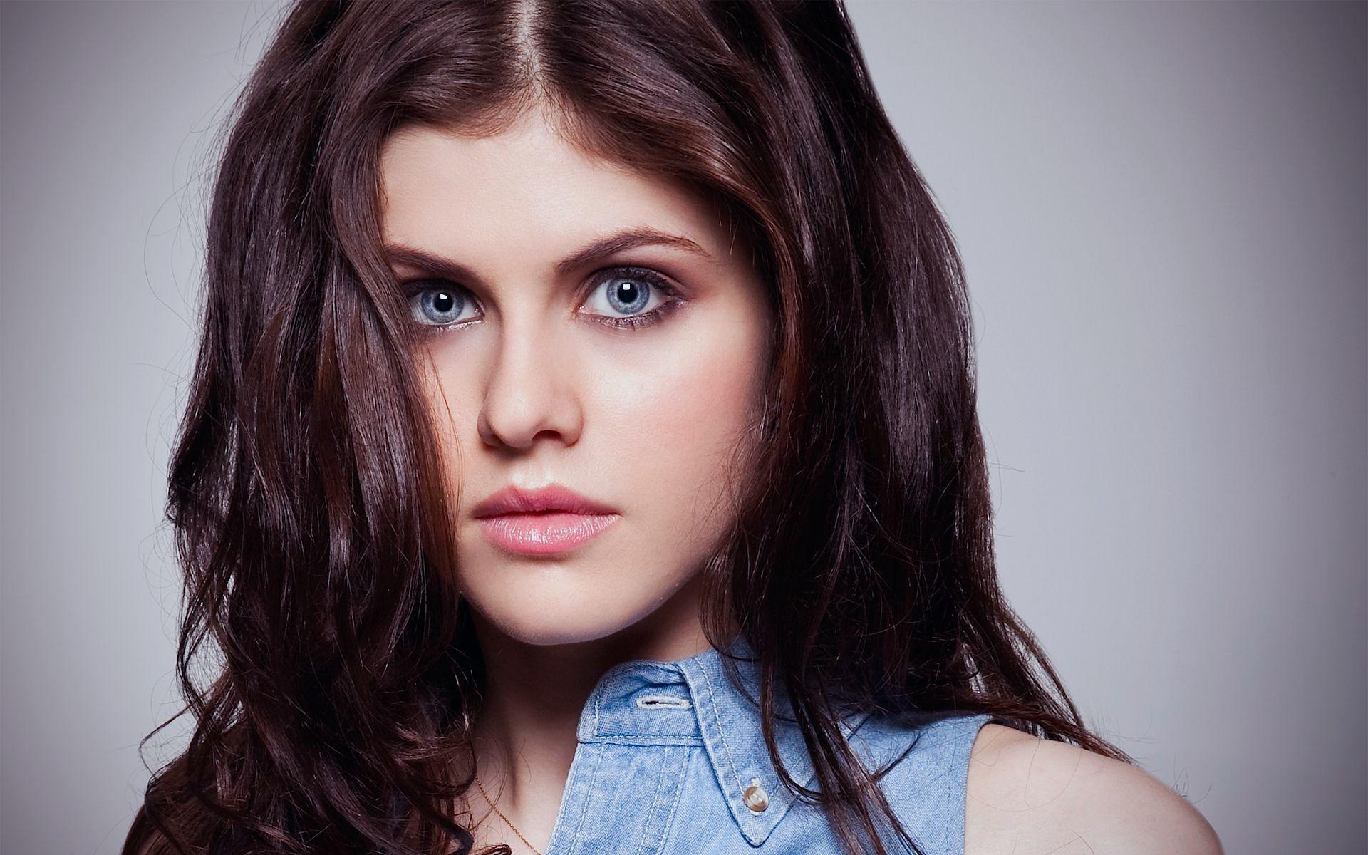 4K Alexandra Daddario Wallpapers