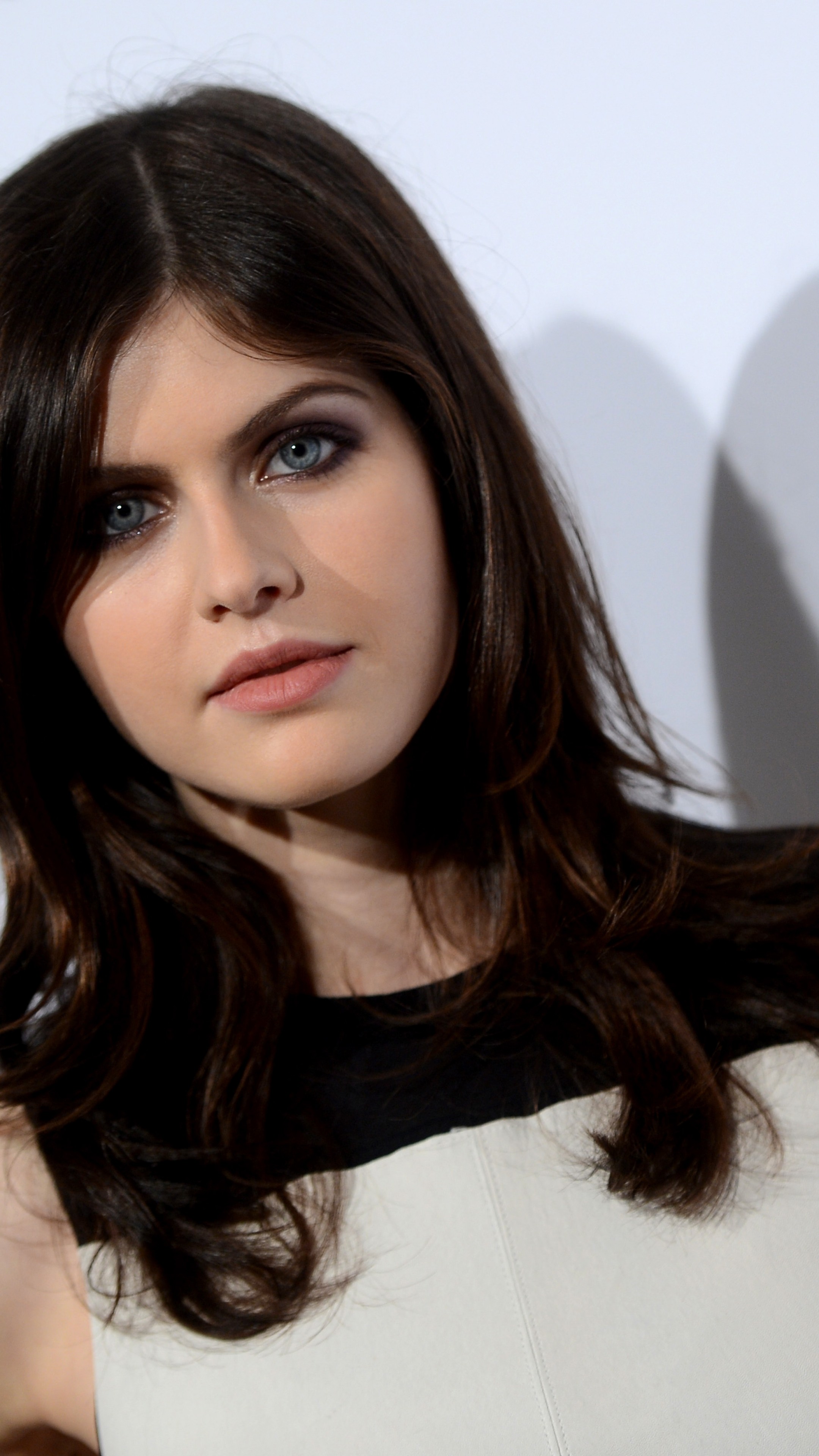 4K Alexandra Daddario Wallpapers