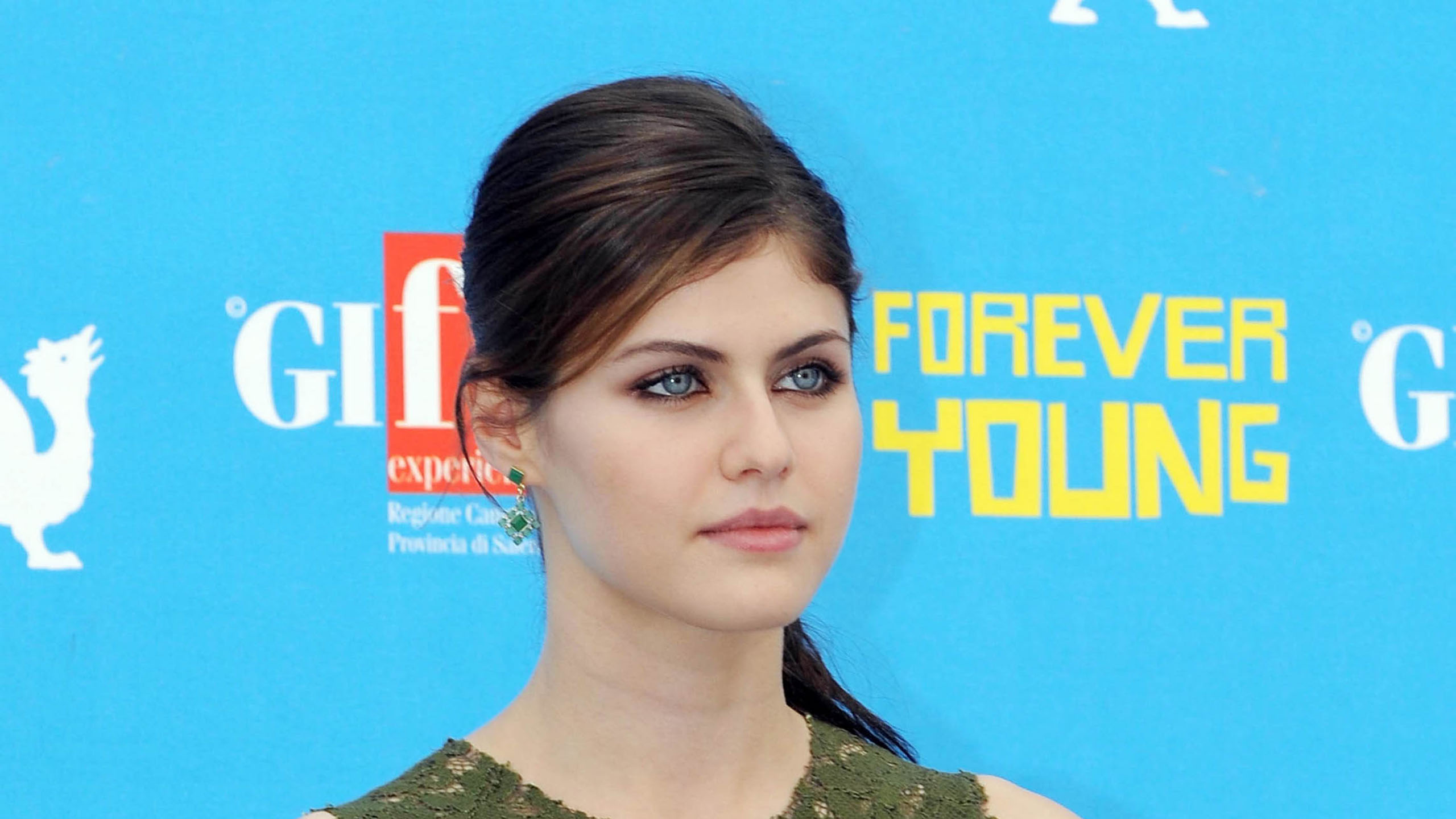 4K Alexandra Daddario Wallpapers