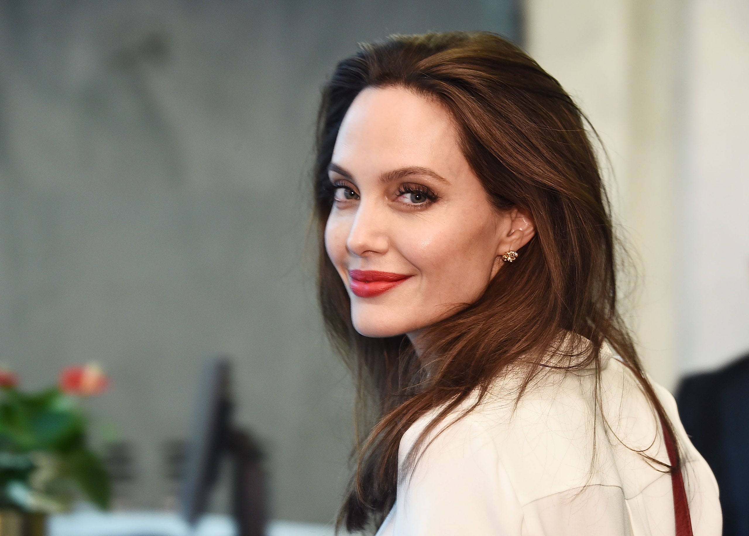 4K Angelina Jolie 2019 Wallpapers