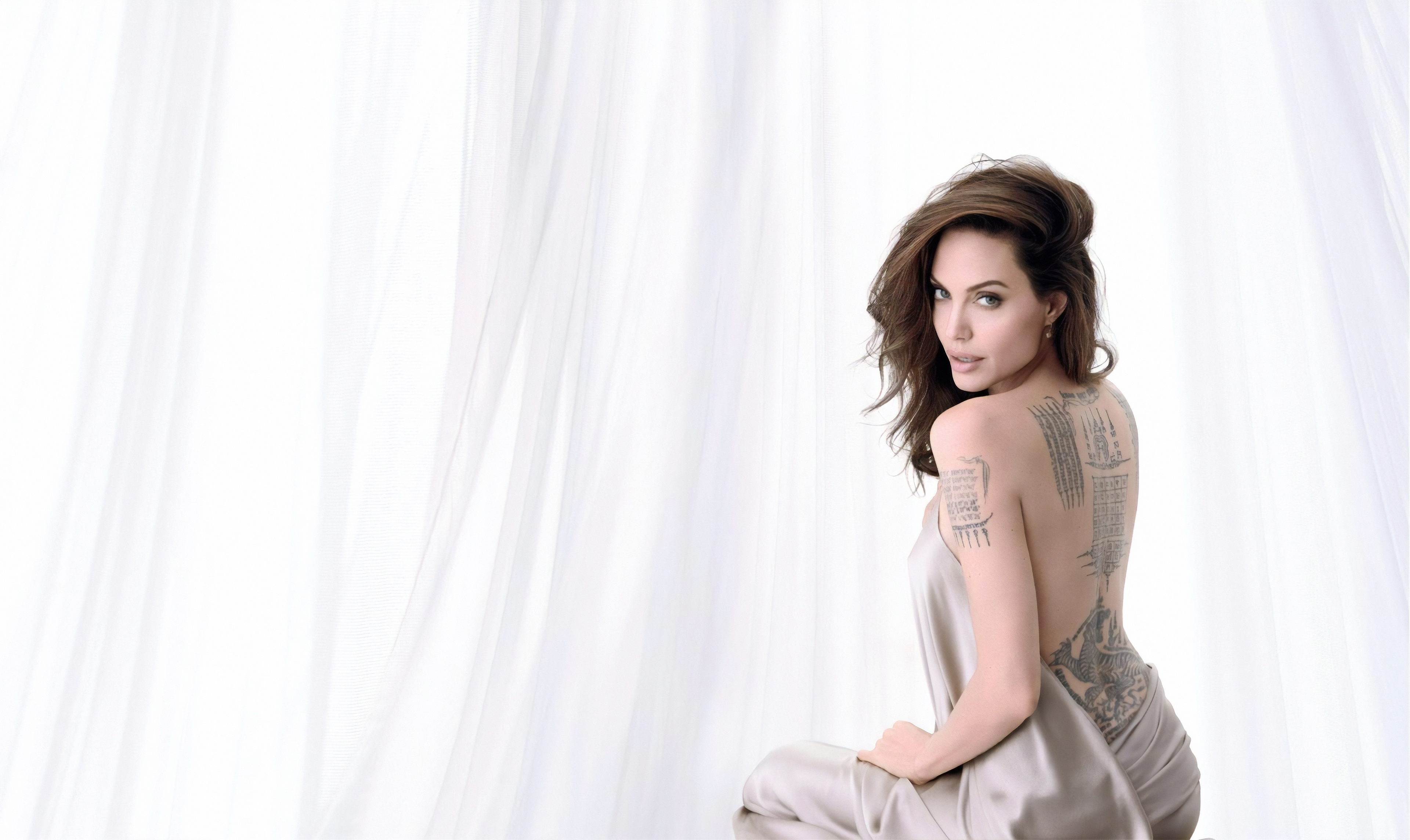 4K Angelina Jolie 2019 Wallpapers