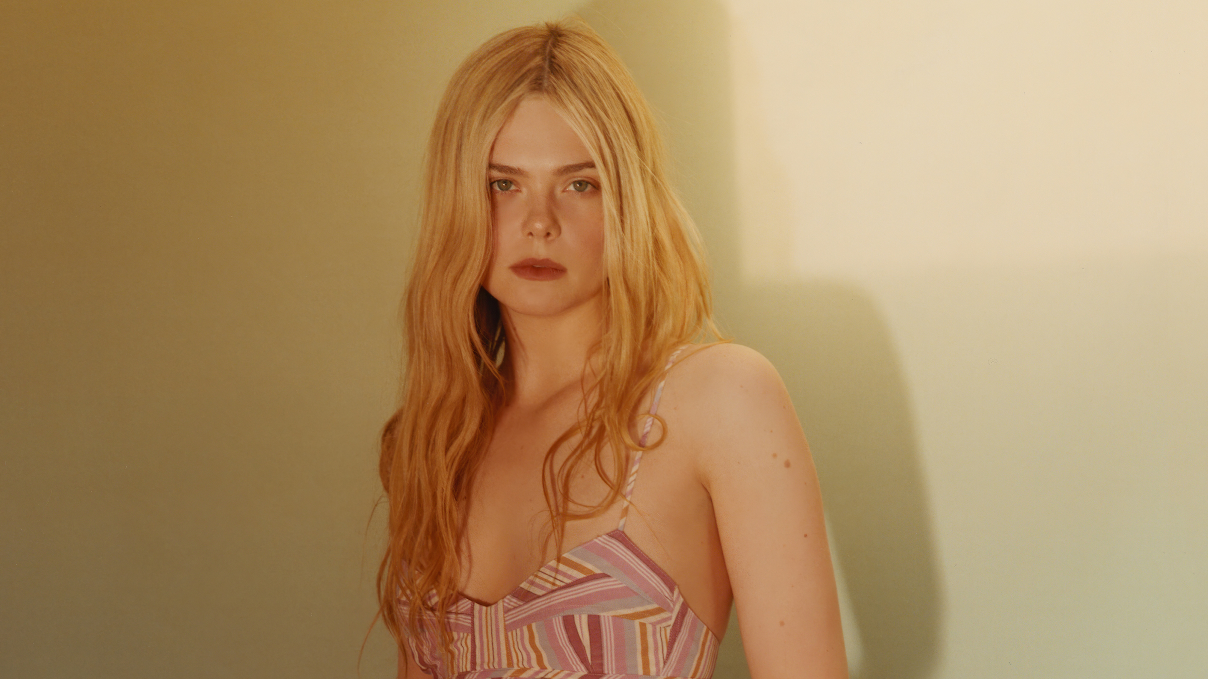 4K Elle Fanning 2020 Wallpapers