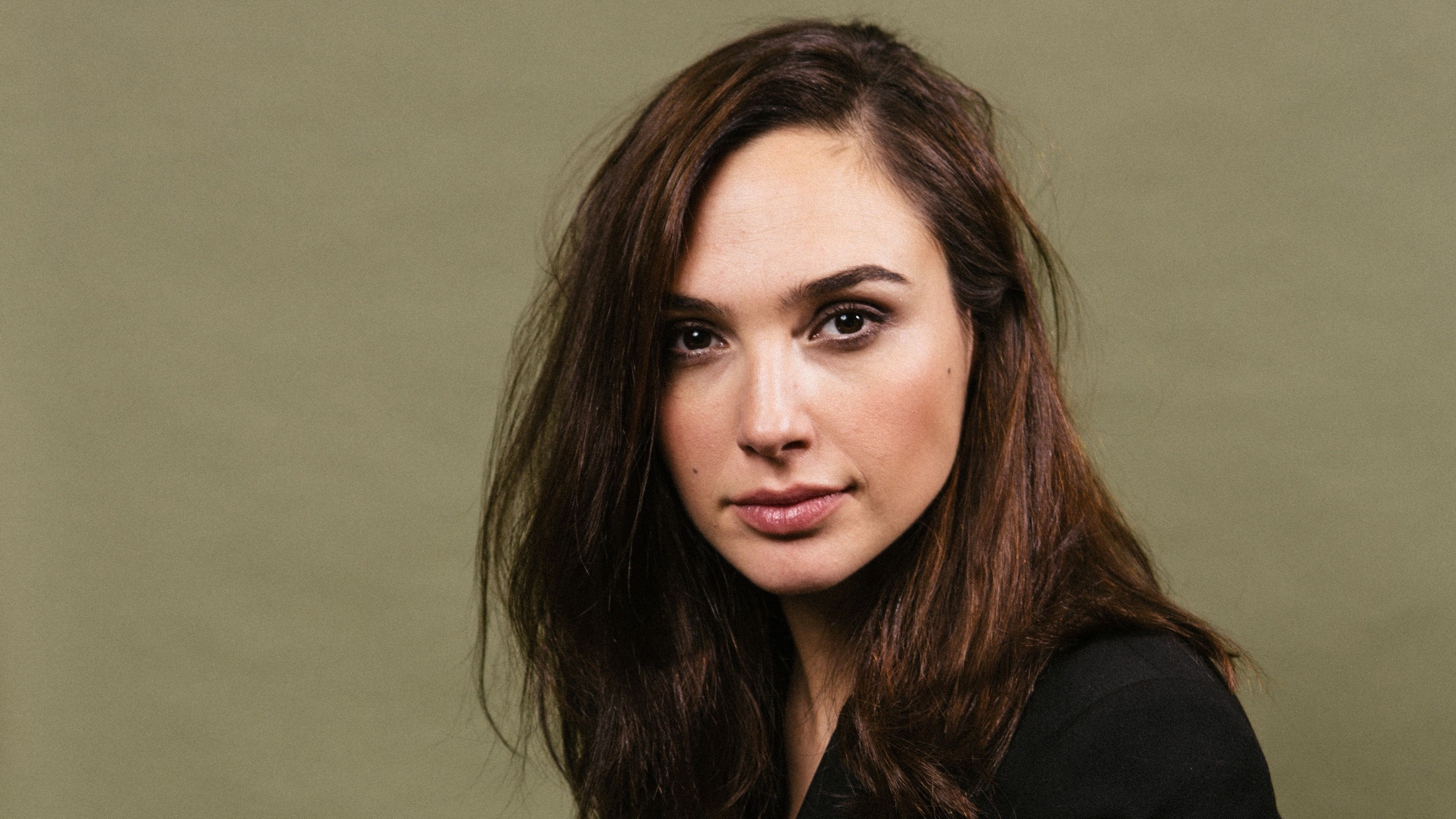 4K Gal Gadot Face Wallpapers