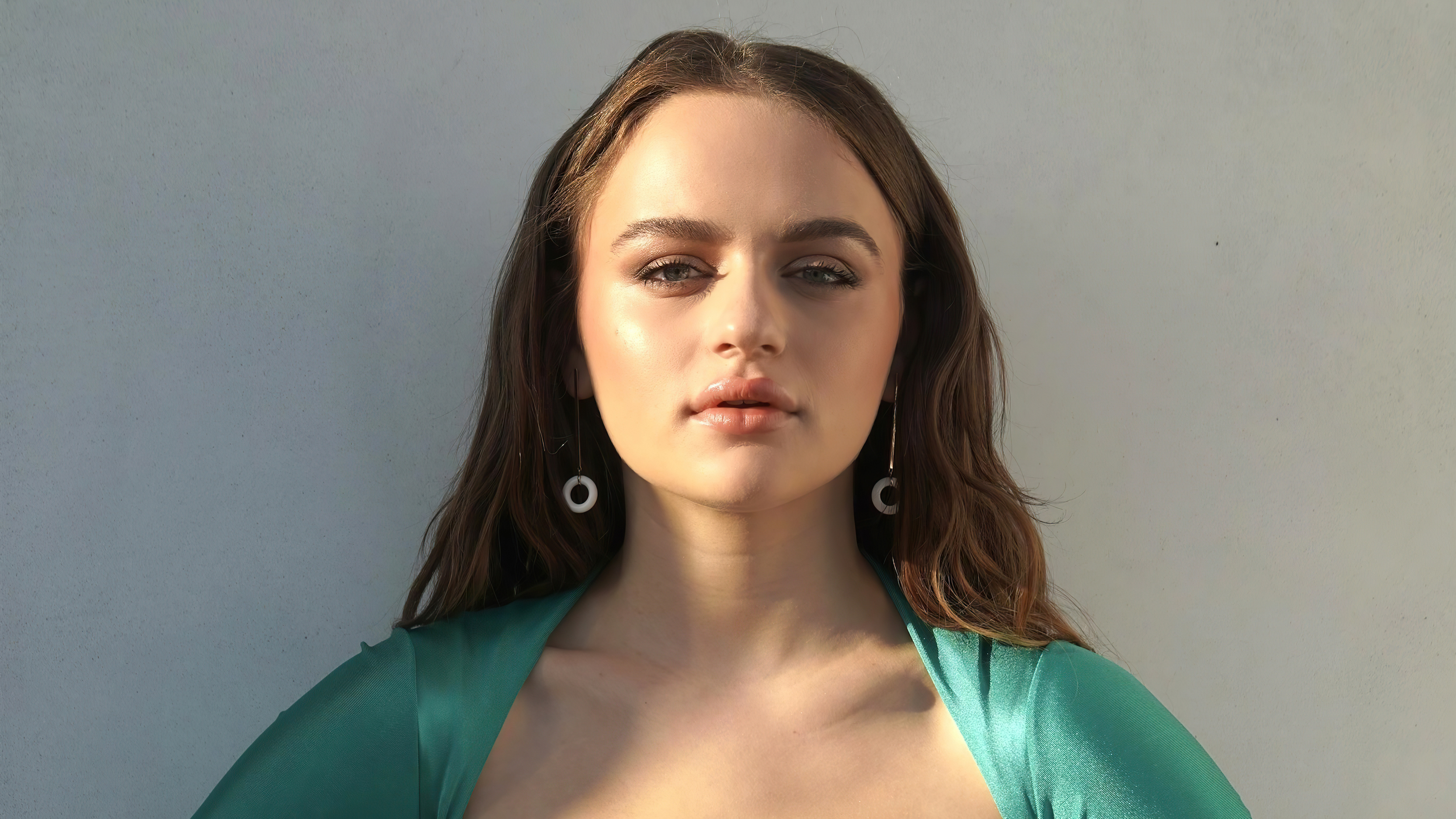 4K Joey King Wallpapers