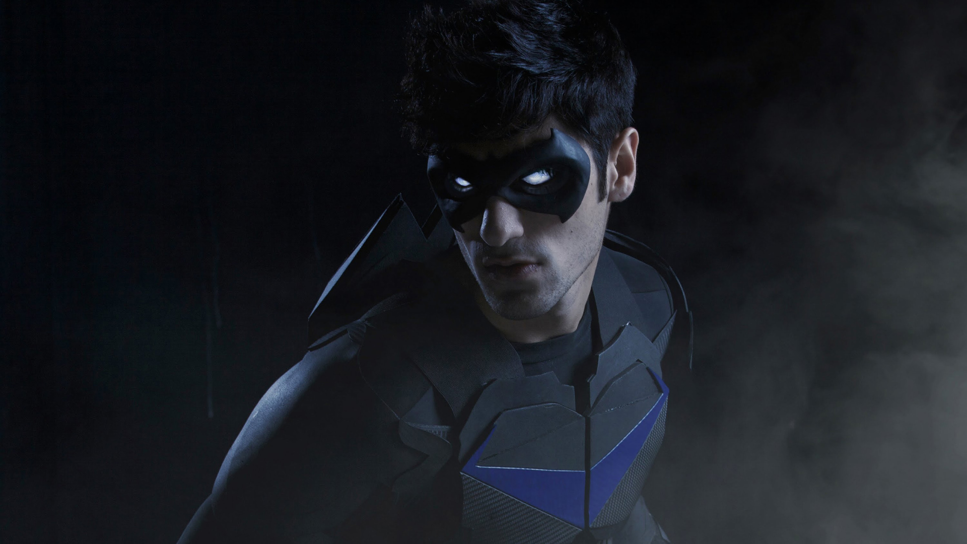 4K Nightwing Titans Wallpapers