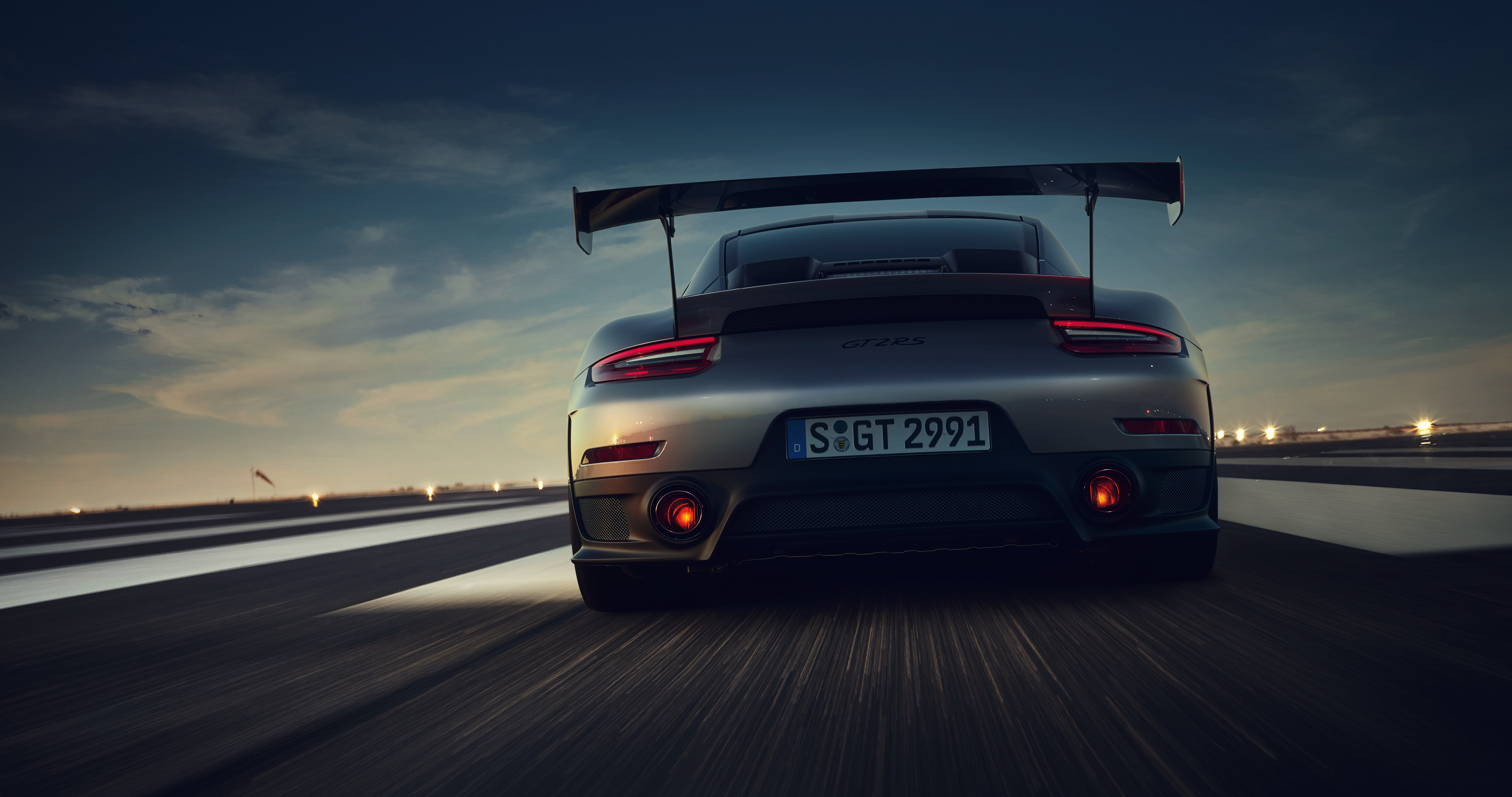 4K Porsche 911 Gt2 Wallpapers