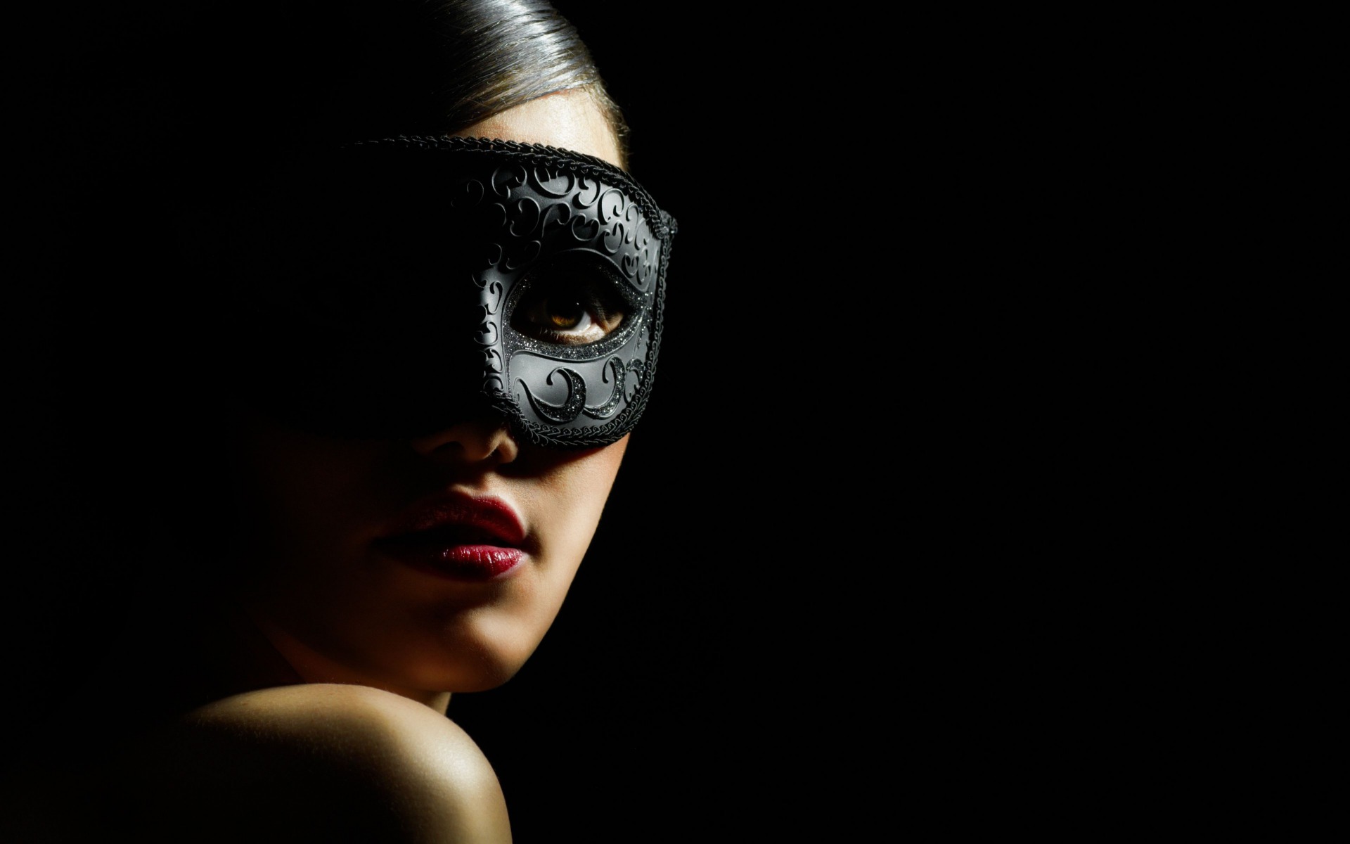 A Woman With A Mask Wallpapers