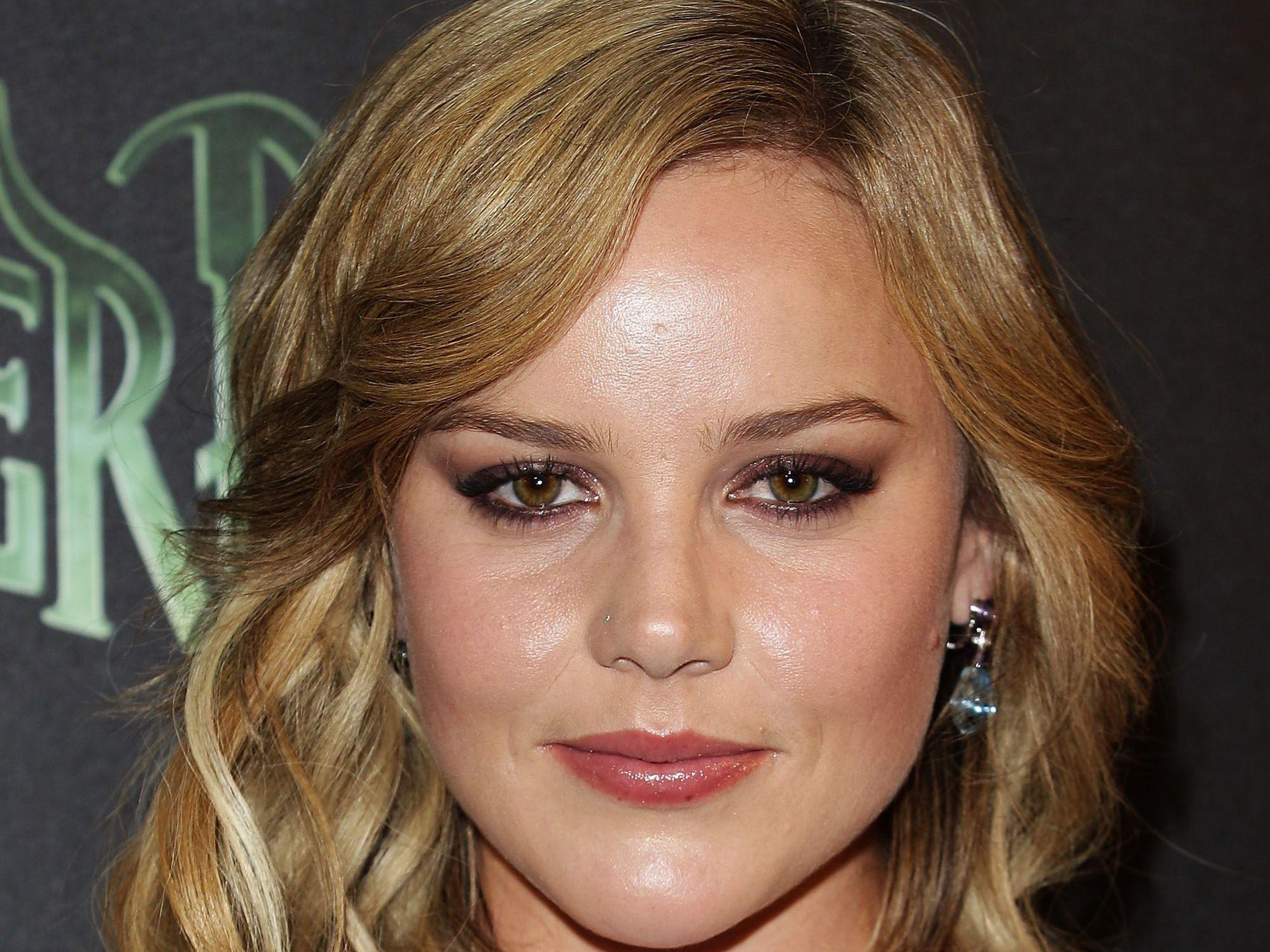 Abbie Cornish Wallpapers