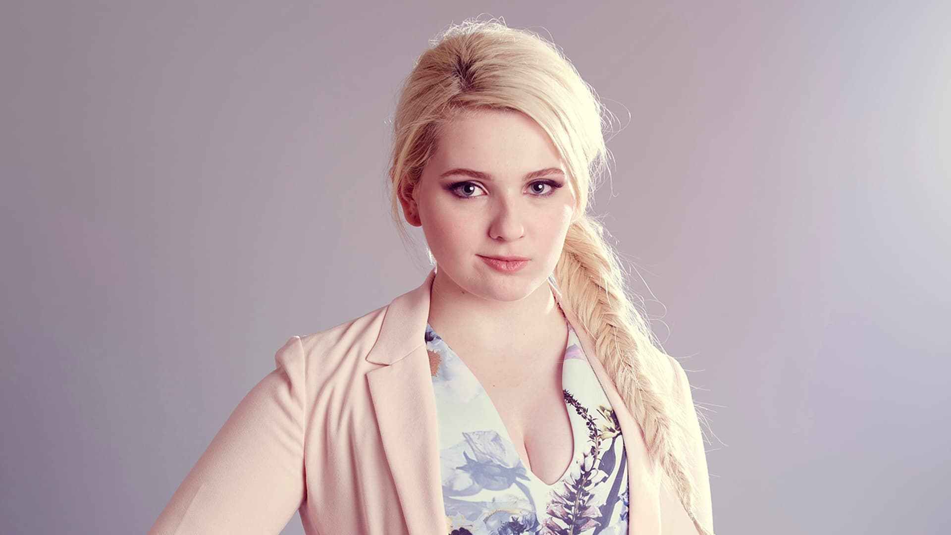 Abigail Breslin 2018 Wallpapers