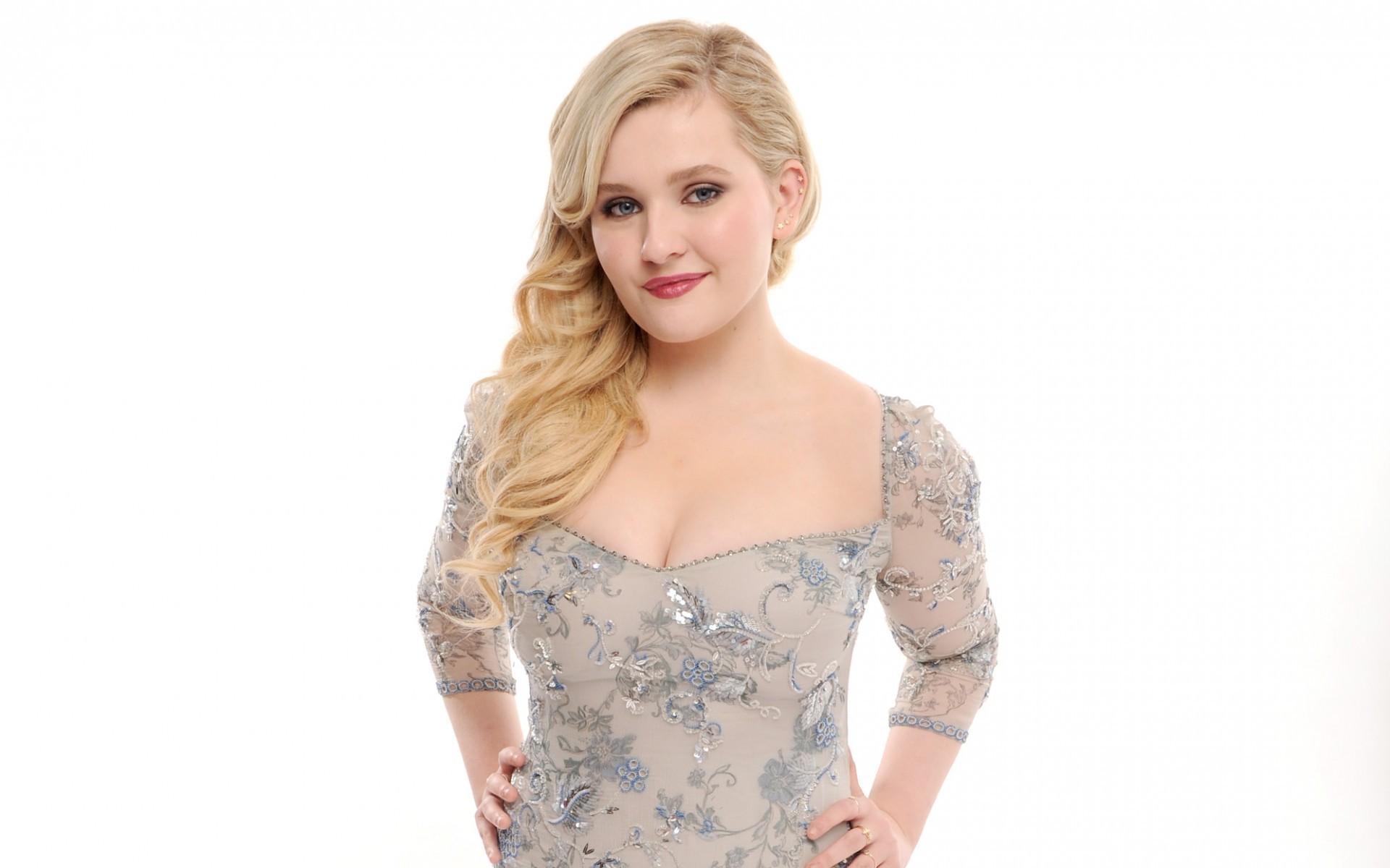 Abigail Breslin 2018 Wallpapers