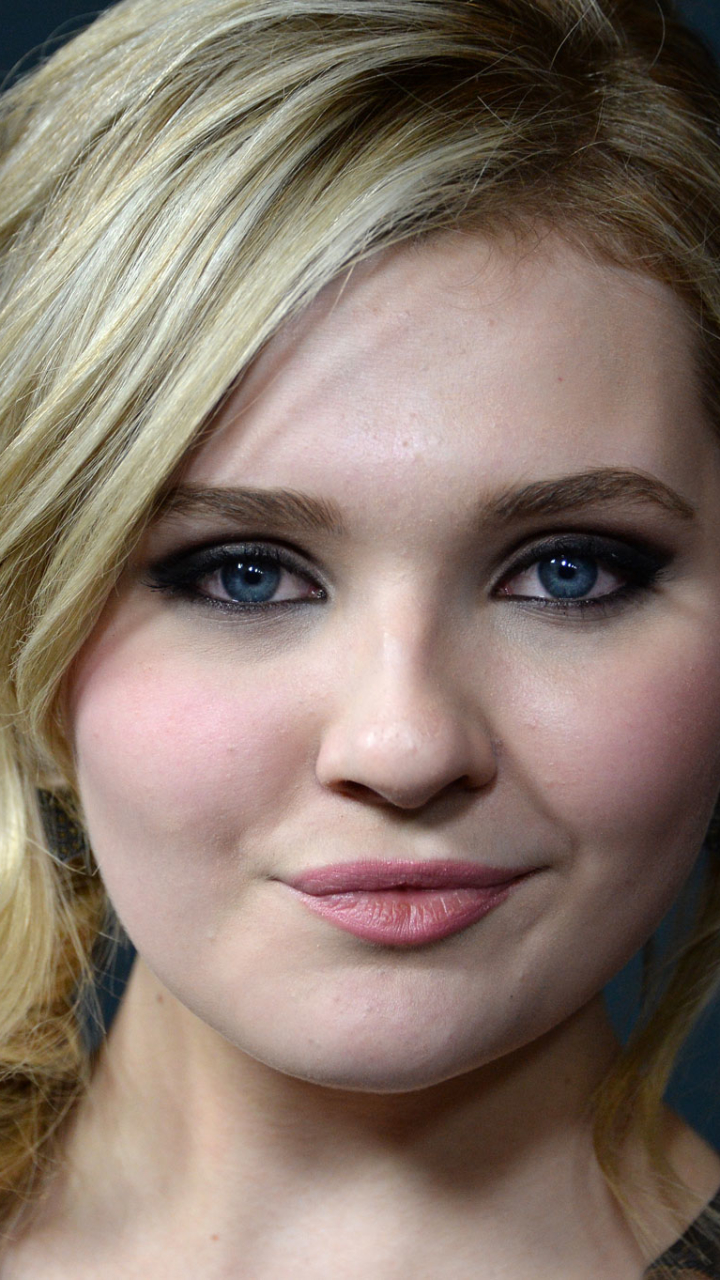 Abigail Breslin Wallpapers