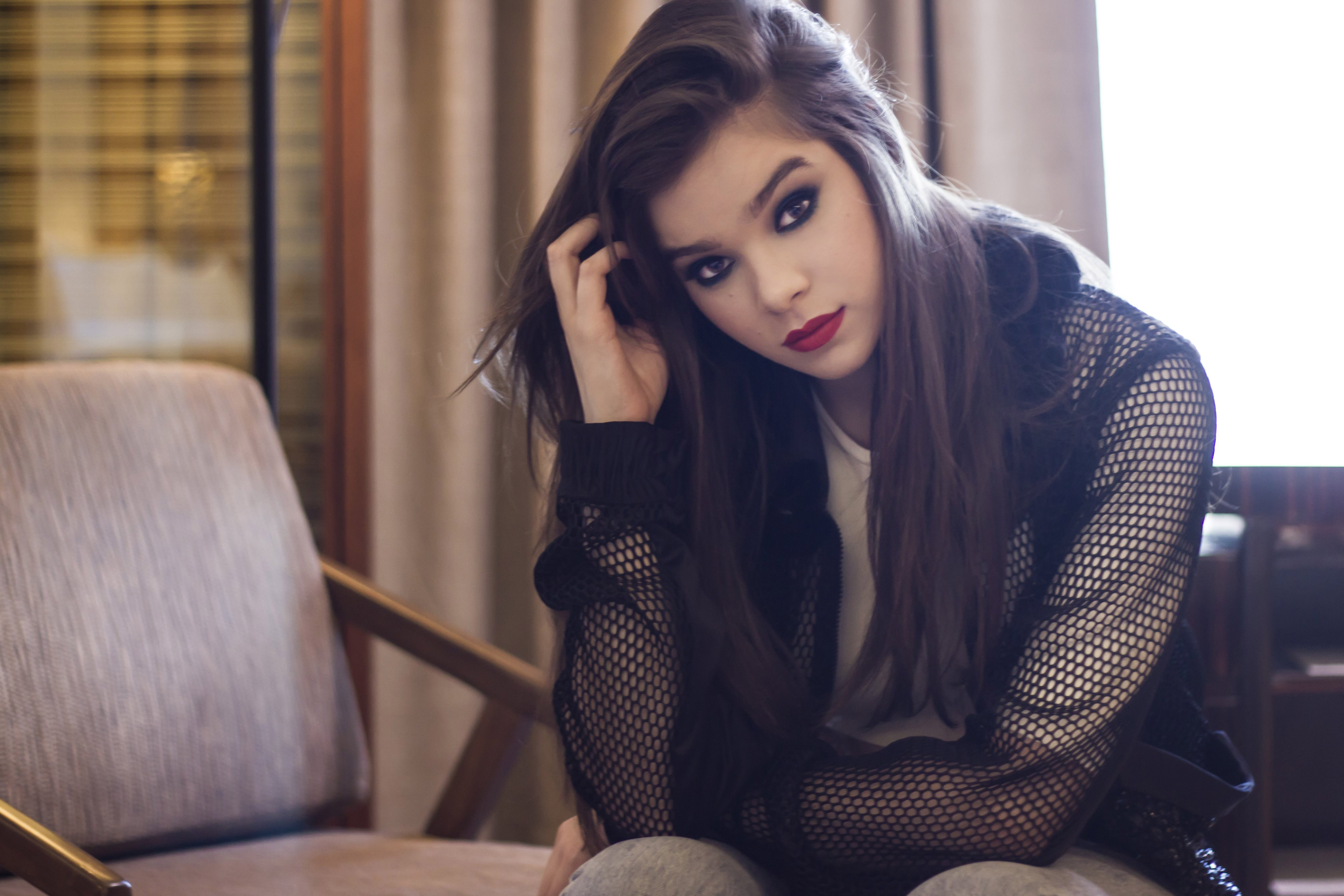 Actress Hailee Steinfeld 2021 Wallpapers