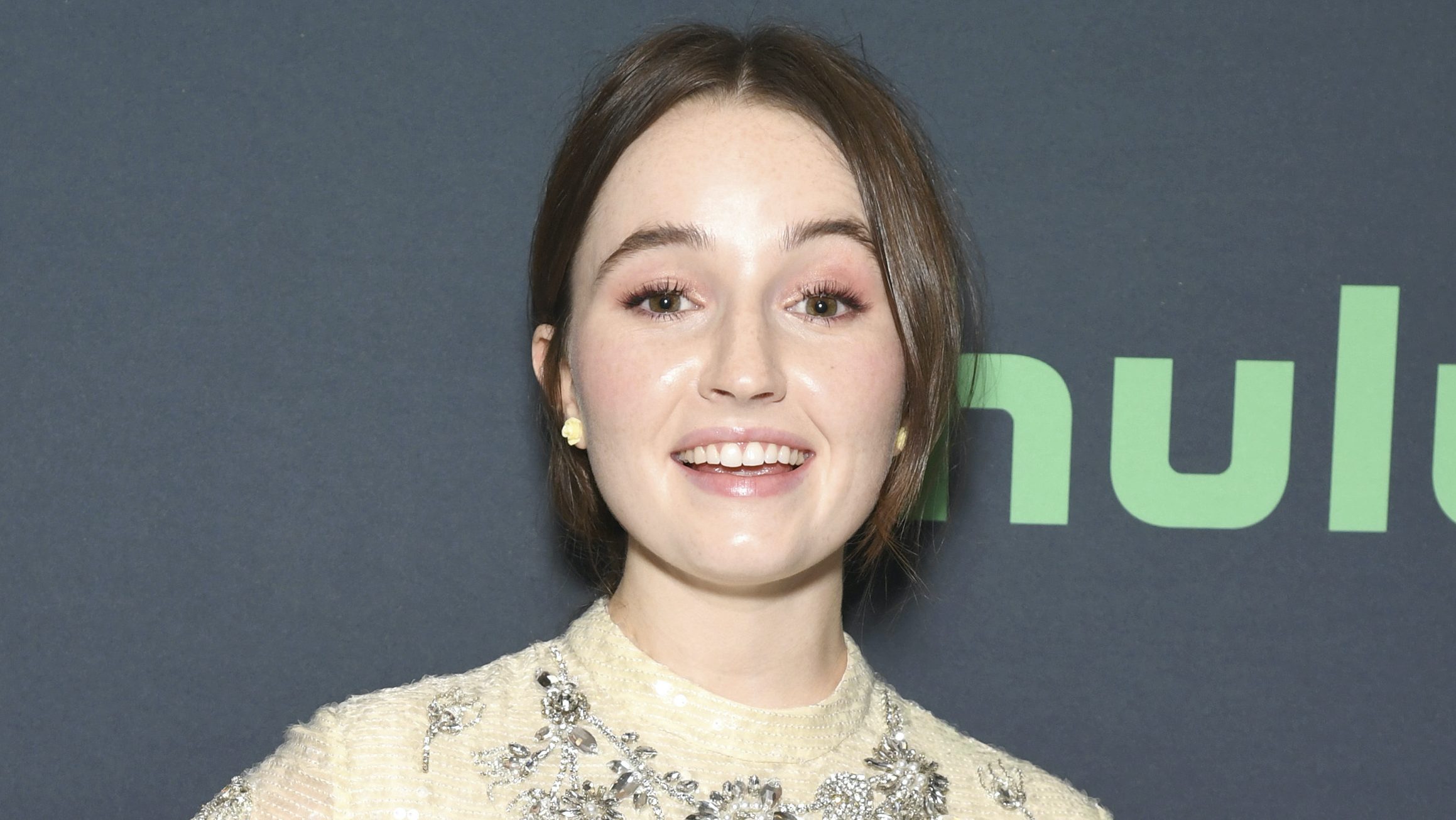 Actress Kaitlyn Dever 2020 Wallpapers