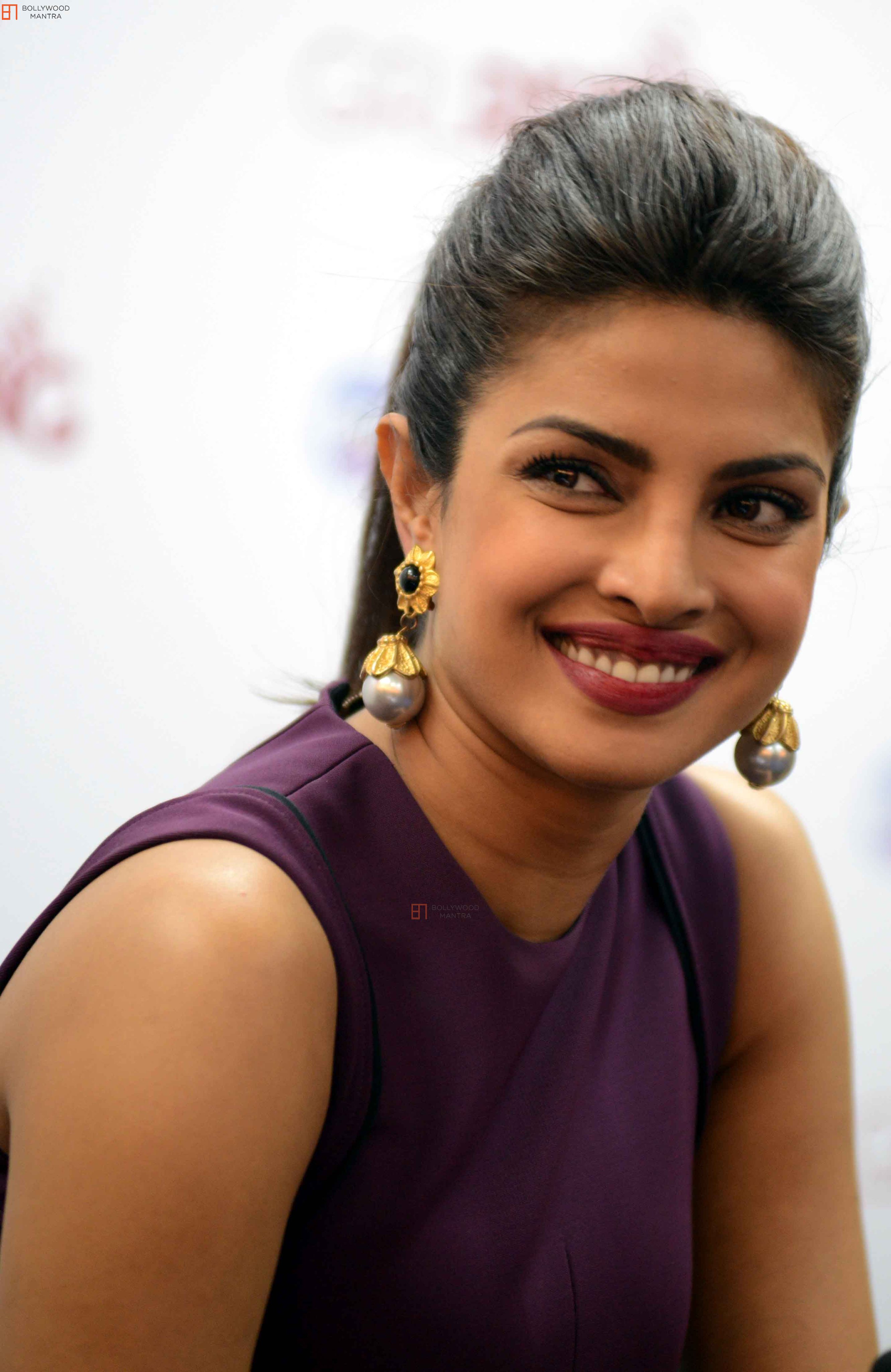 Actress Priyanka Chopra 2020 Wallpapers