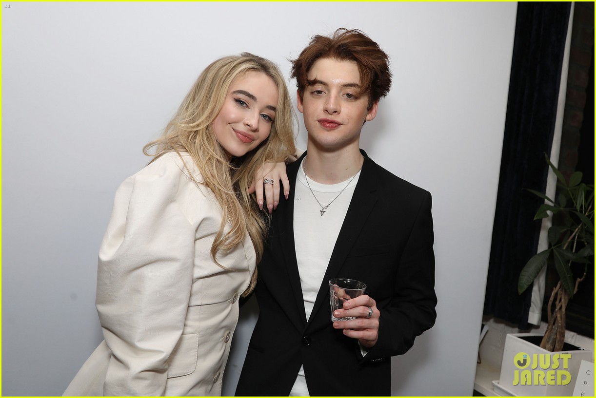 Actress Sabrina Carpenter 2020 Wallpapers