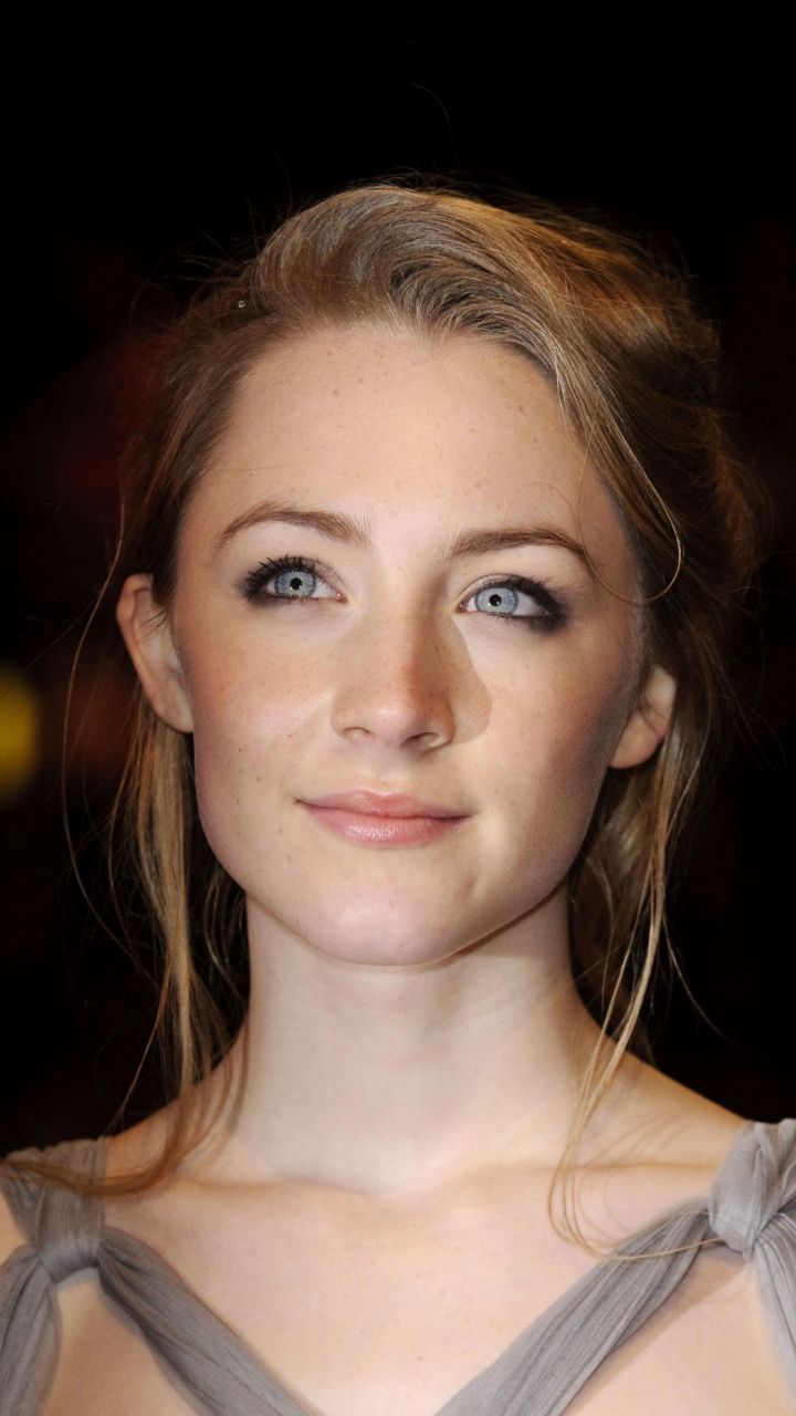 Actress Saoirse Ronan Blue Eyes Wallpapers