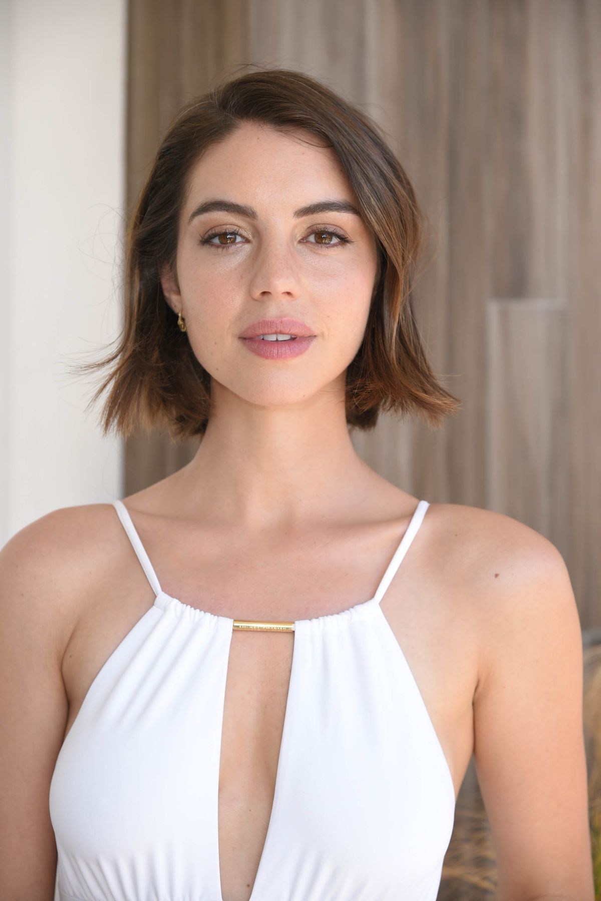 Adelaide Kane Australian Wallpapers