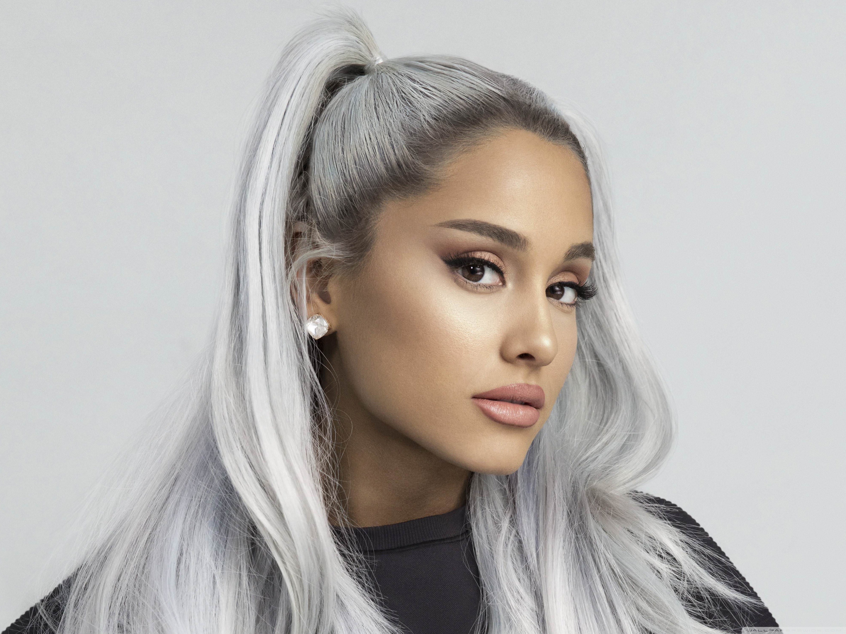 Aesthetic Ariana Grande Wallpapers