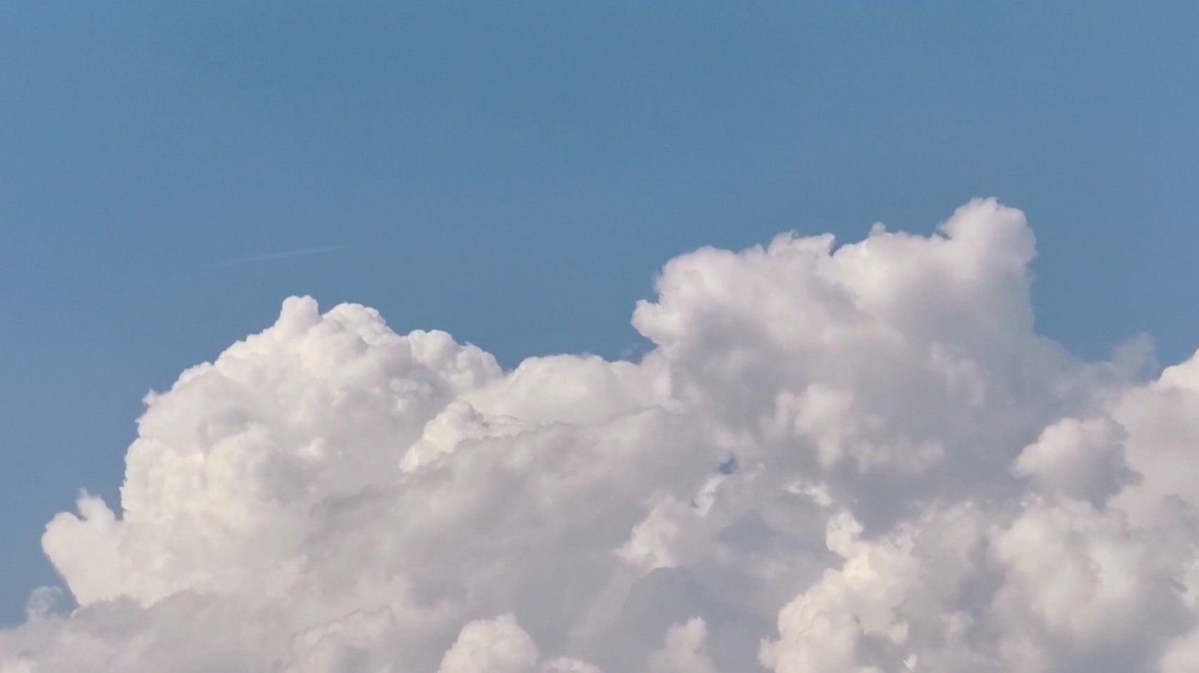 Cloud desktops. Белые облака Эстетика. Aesthetic clouds. Файл в небе. Зачарованное небо.