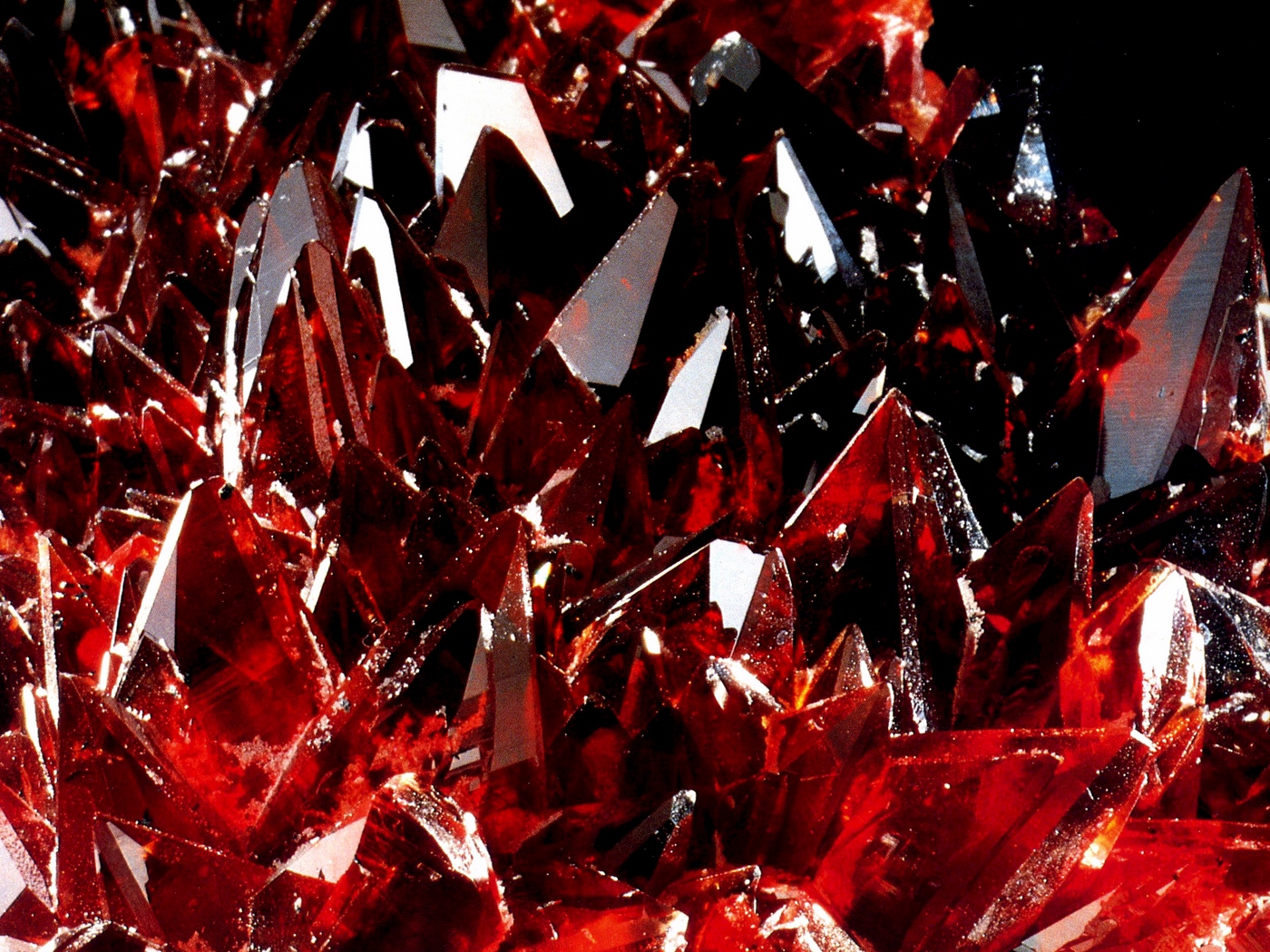 Aesthetic Crystal Wallpapers