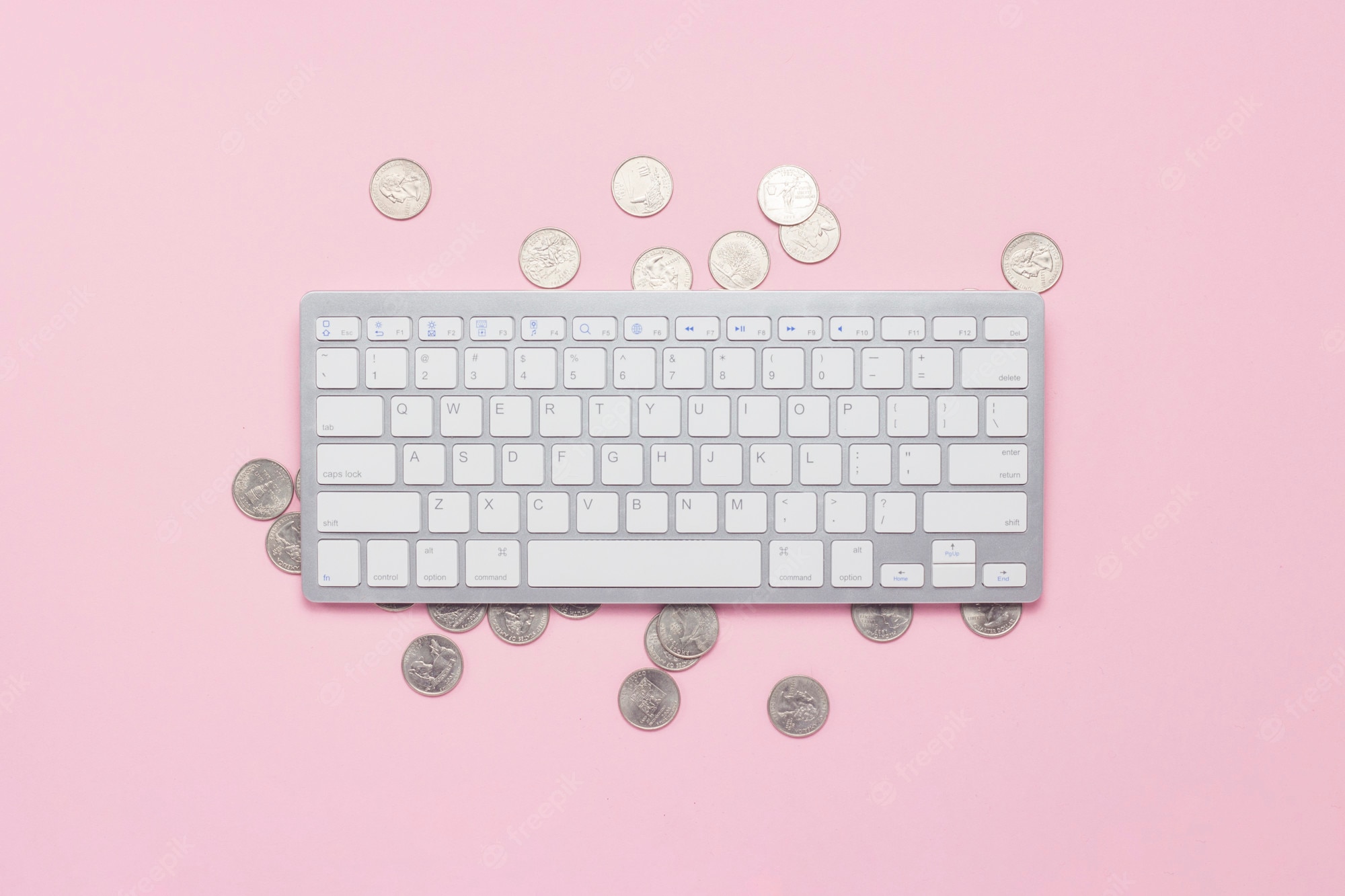 Fun money keyboard. Пастельная белая клавиатура. Белая клавиатура на розовом фоне. Клавиатура пастельных тонов. Клавиши пастель.