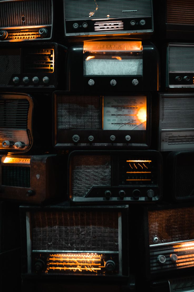 Aesthetic Vintage Radio Wallpapers