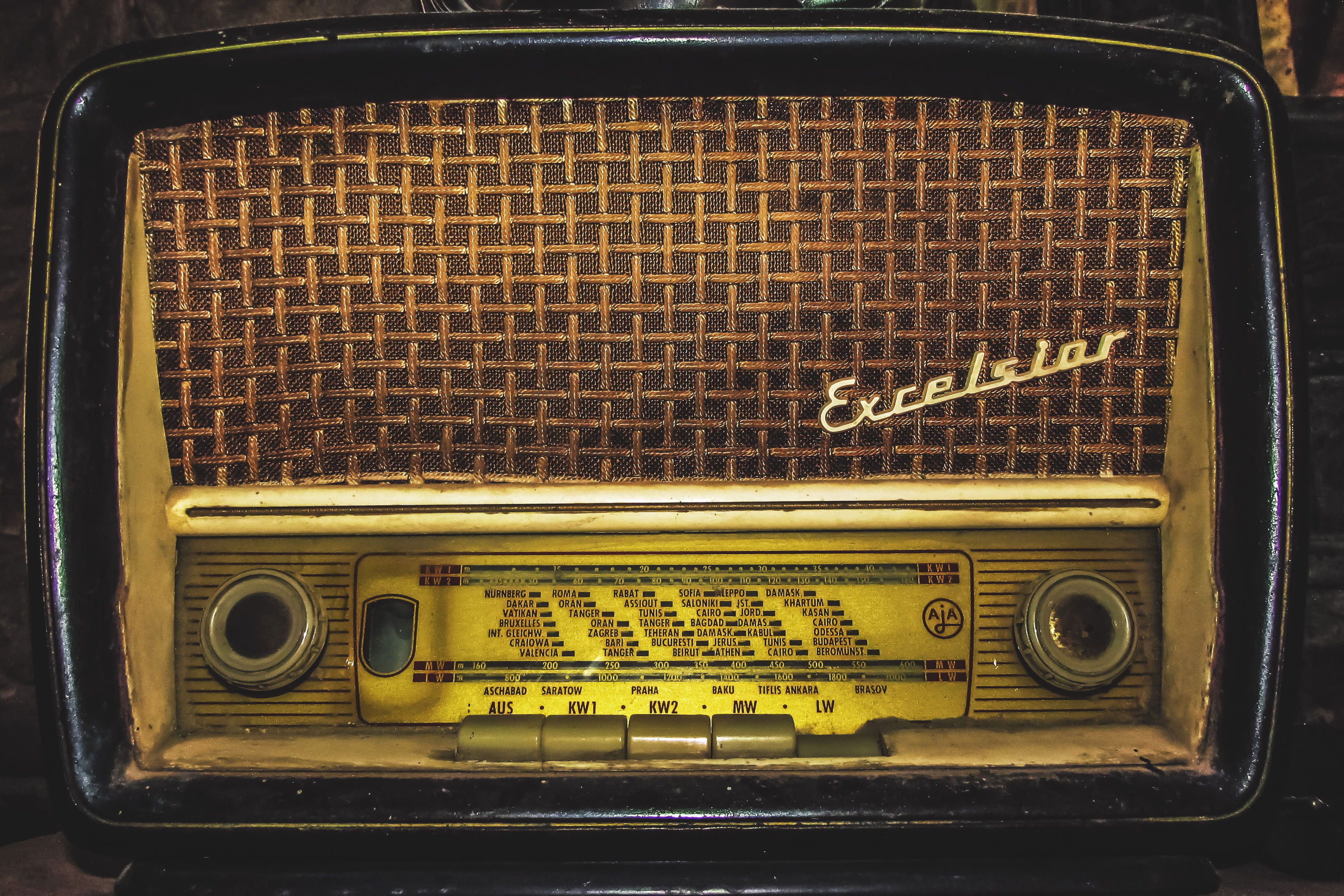 Aesthetic Vintage Radio Wallpapers